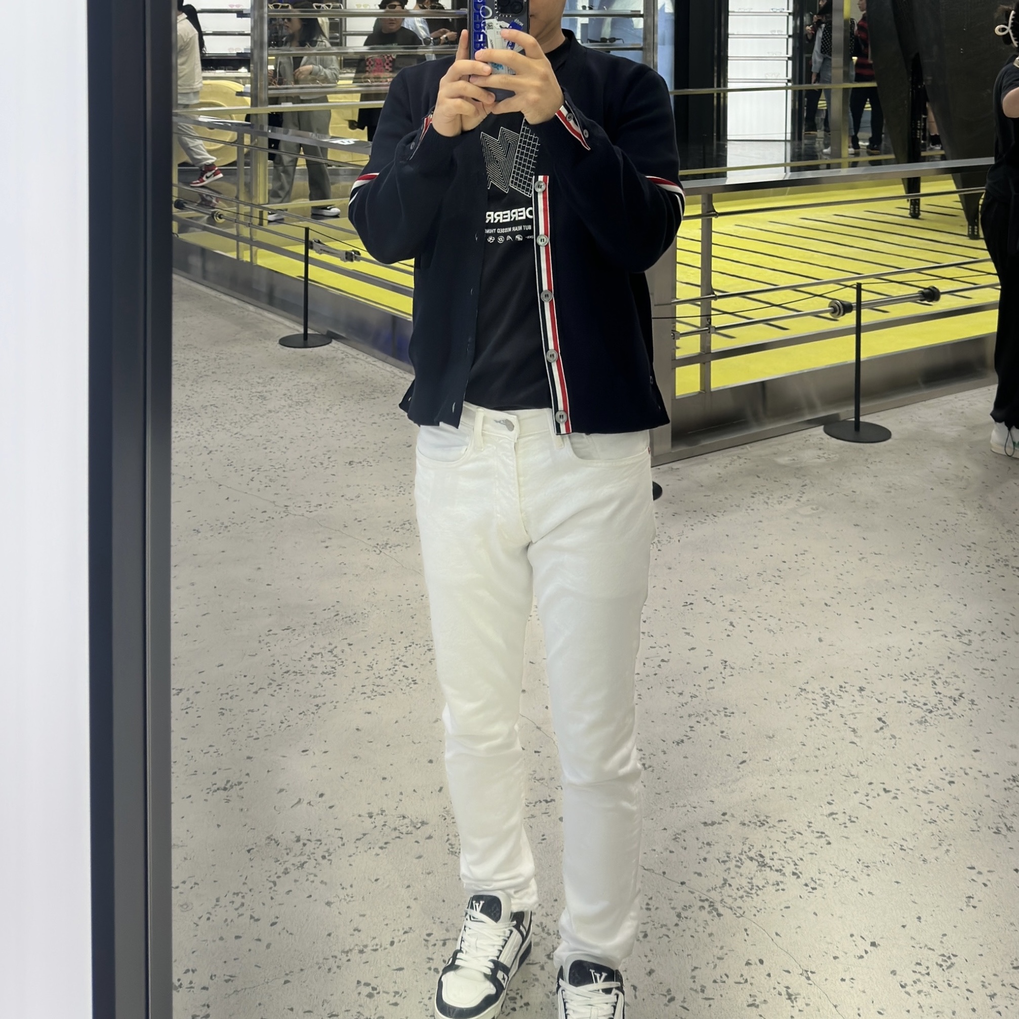 Casetify x Ader Error iPhone Sticker Magsafe Case Clear, Thom Browne Milano Stitch Armband Cardigan Navy 착용 스타일