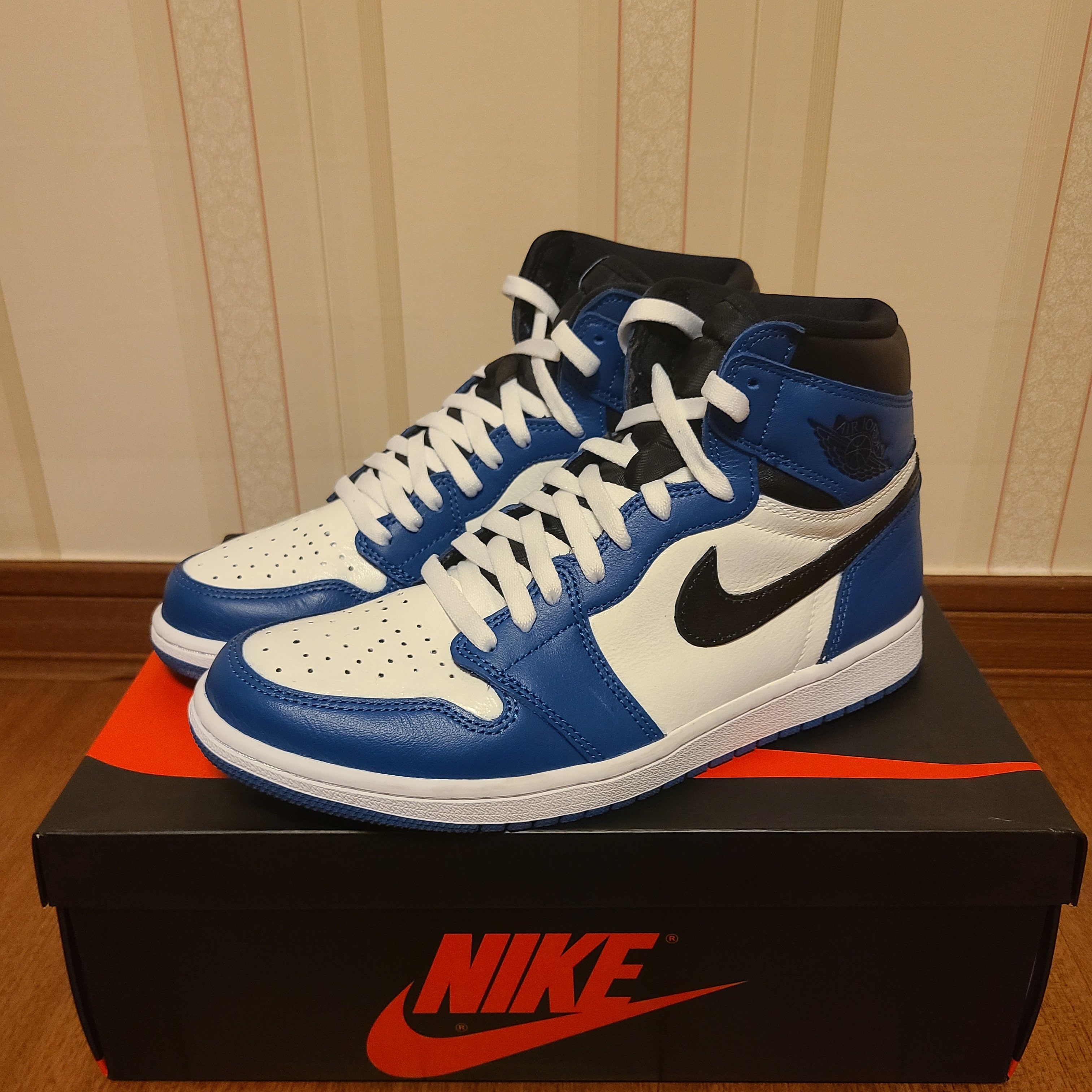 Jordan 1 Retro High OG Dark Marina Blue 착용 스타일 - 5