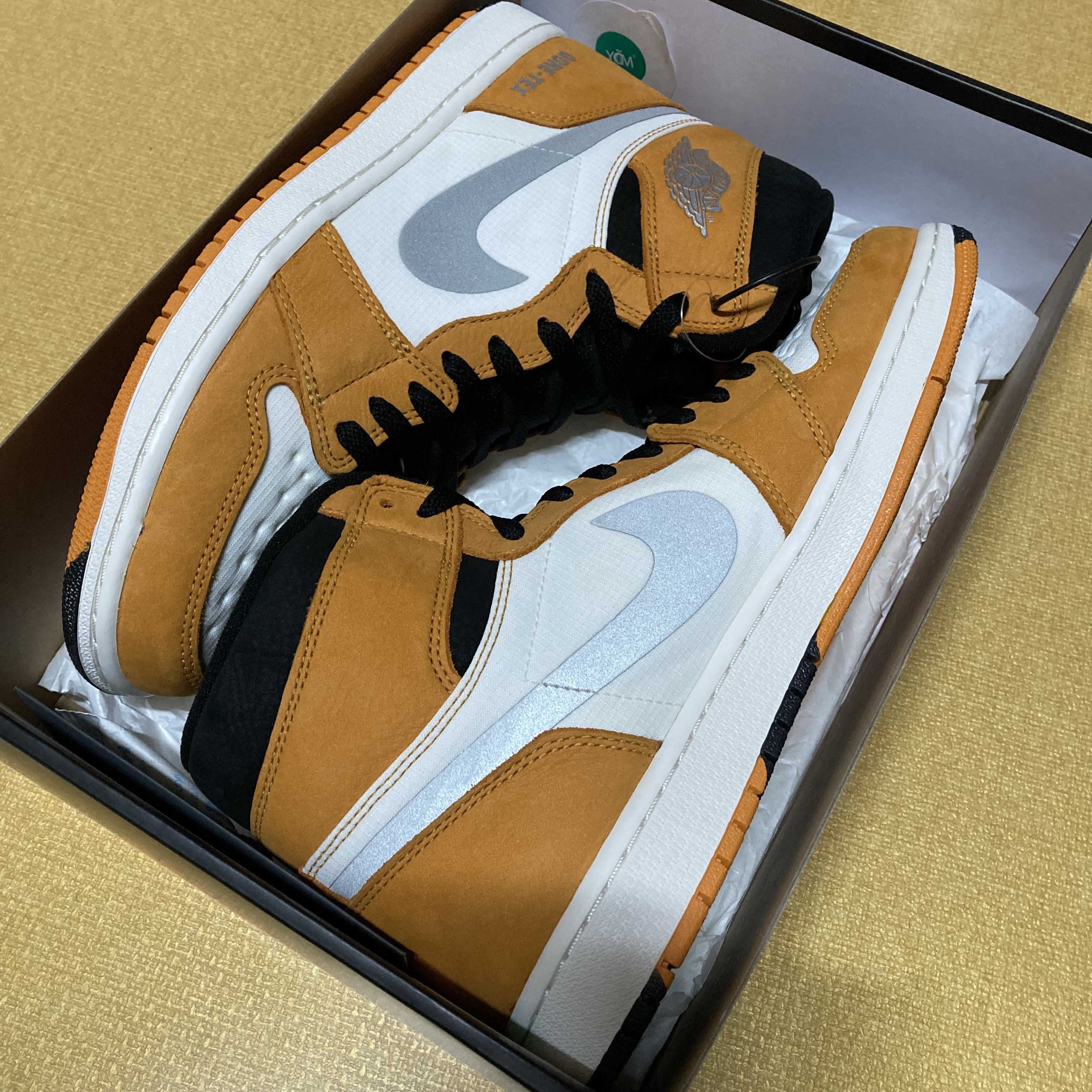 Jordan 1 Element Gore-Tex Light Curry 착용 스타일