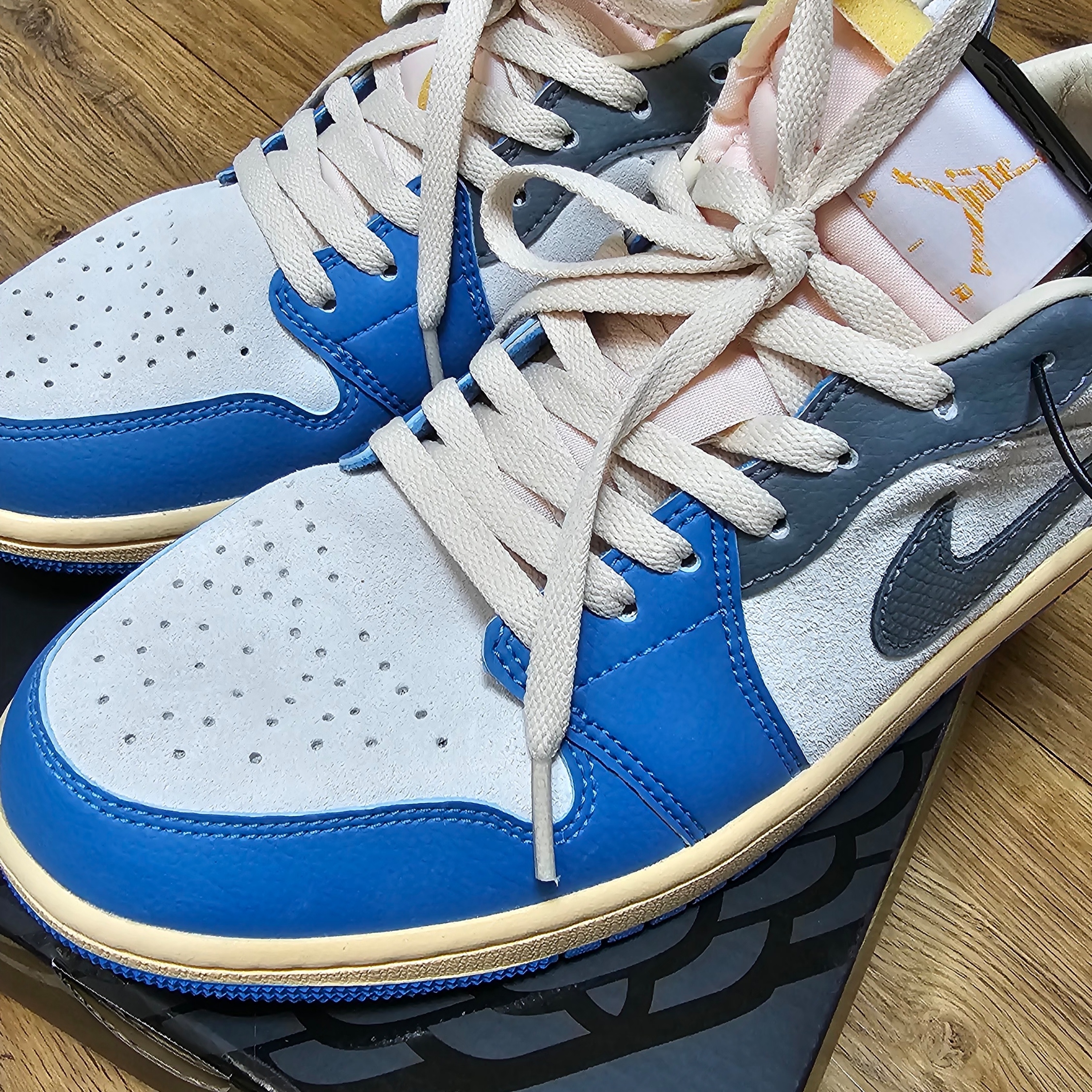 Jordan 1 Low SE Tokyo 96 착용 스타일