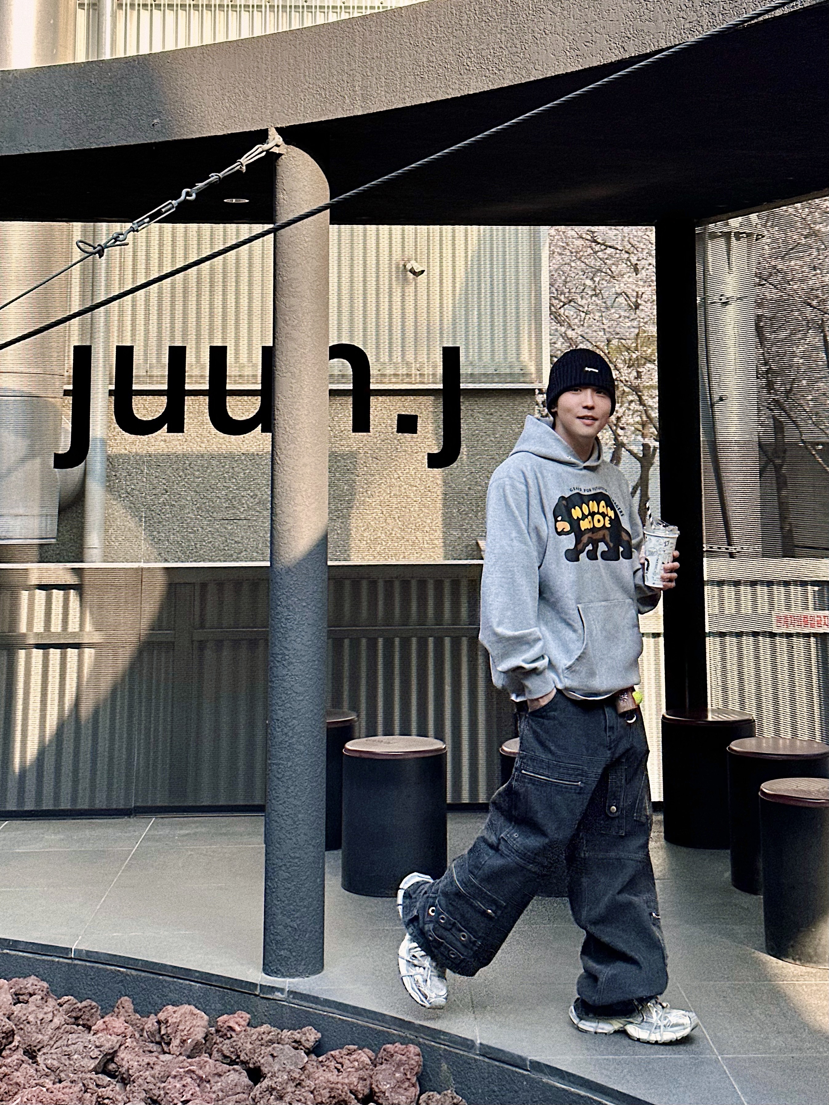 Human Made Heavyweight Hoodie #1 Gray, Balenciaga 3XL Sneakers Light Beige 착용 스타일 - 3