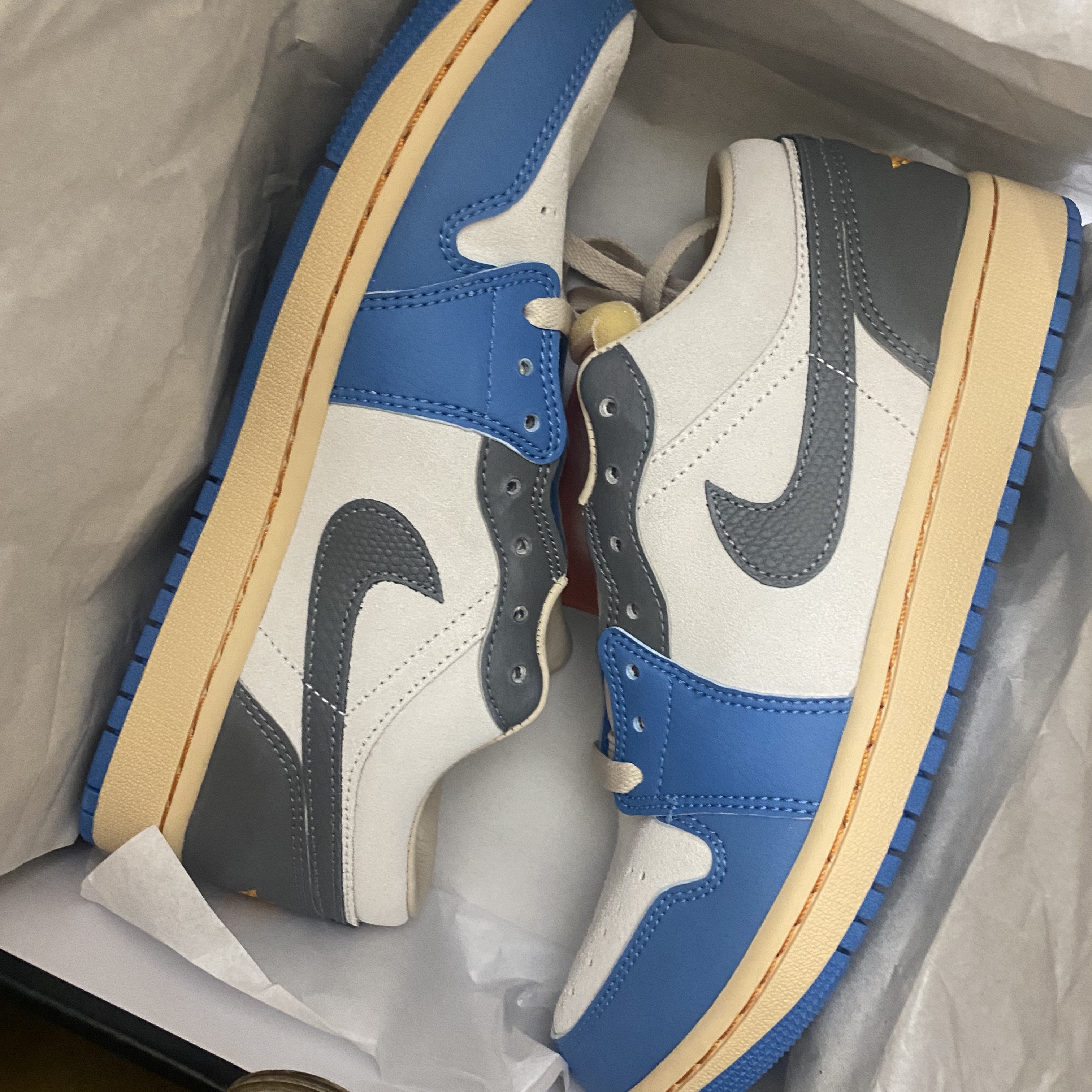 Jordan 1 Low SE Tokyo 96 착용 스타일 - 2