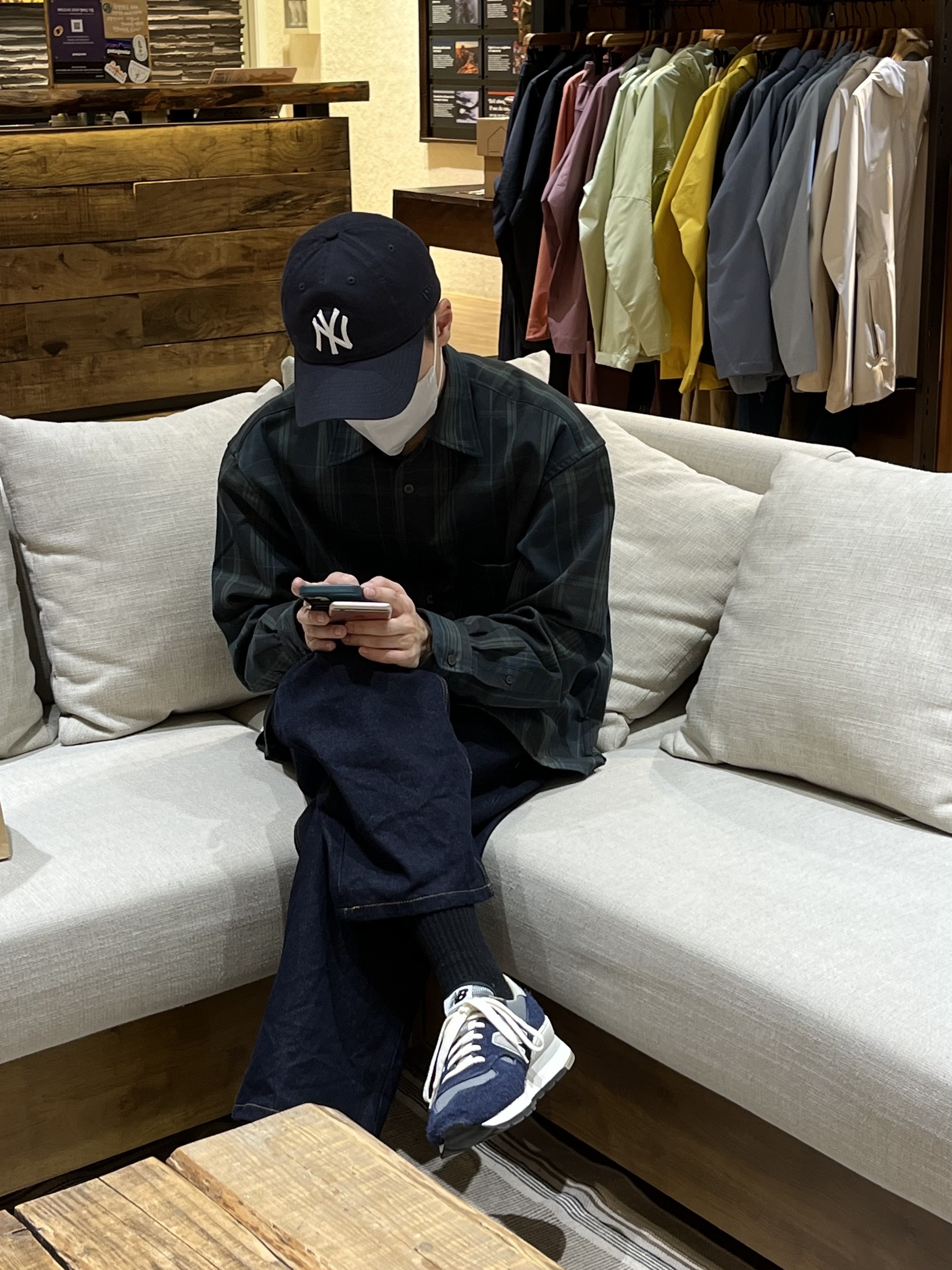 New Balance x Carhartt WIP 990v1 Made in USA Sculpture Center, Aime Leon Dore x New Era Yankees Ballpark Hat Navy 착용 스타일 - 2