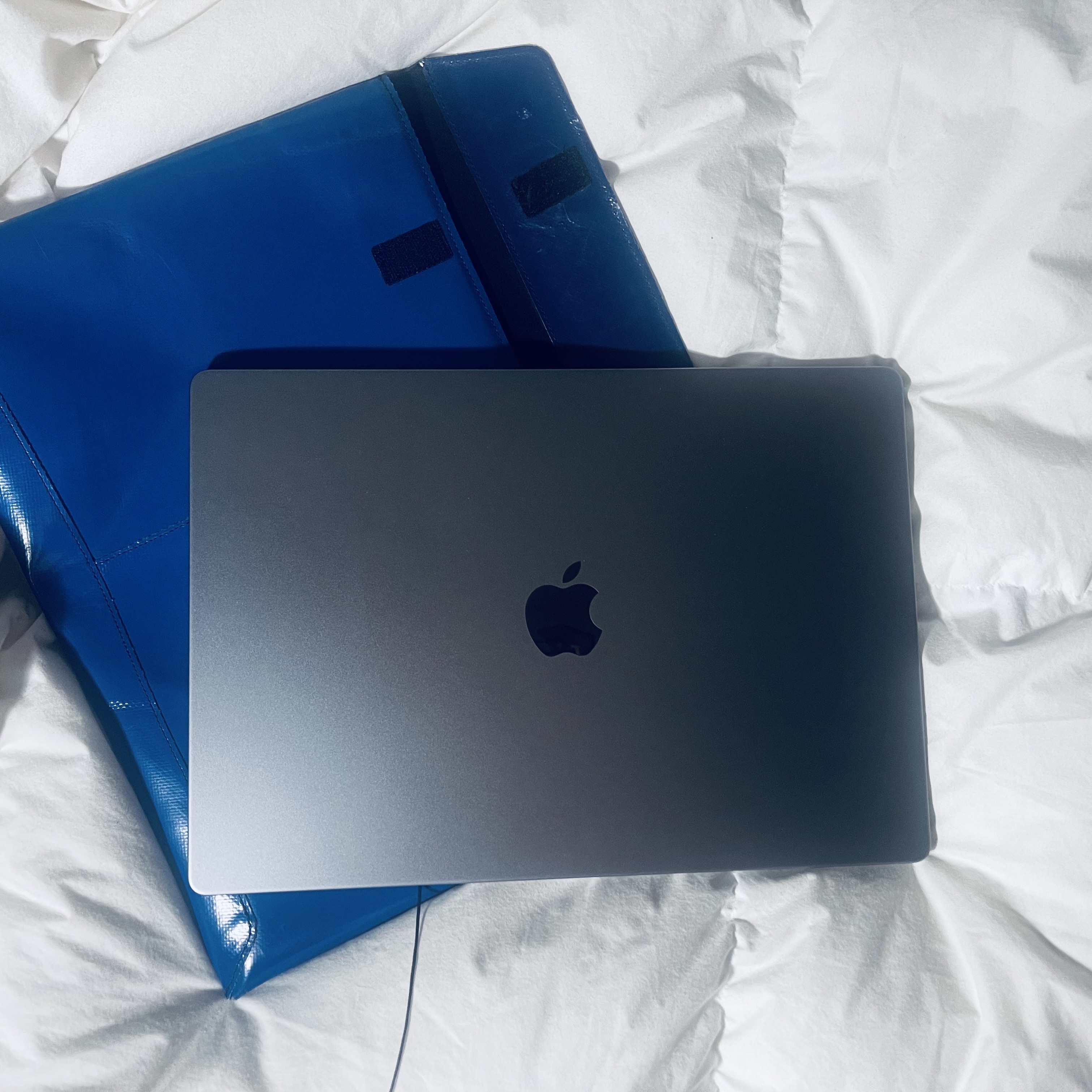 Apple 2021 MacBook Pro 16 M1 Pro 10-Core 1TB SSD / 16GB RAM Space Gray (Korean Ver.) 착용 스타일 - 1
