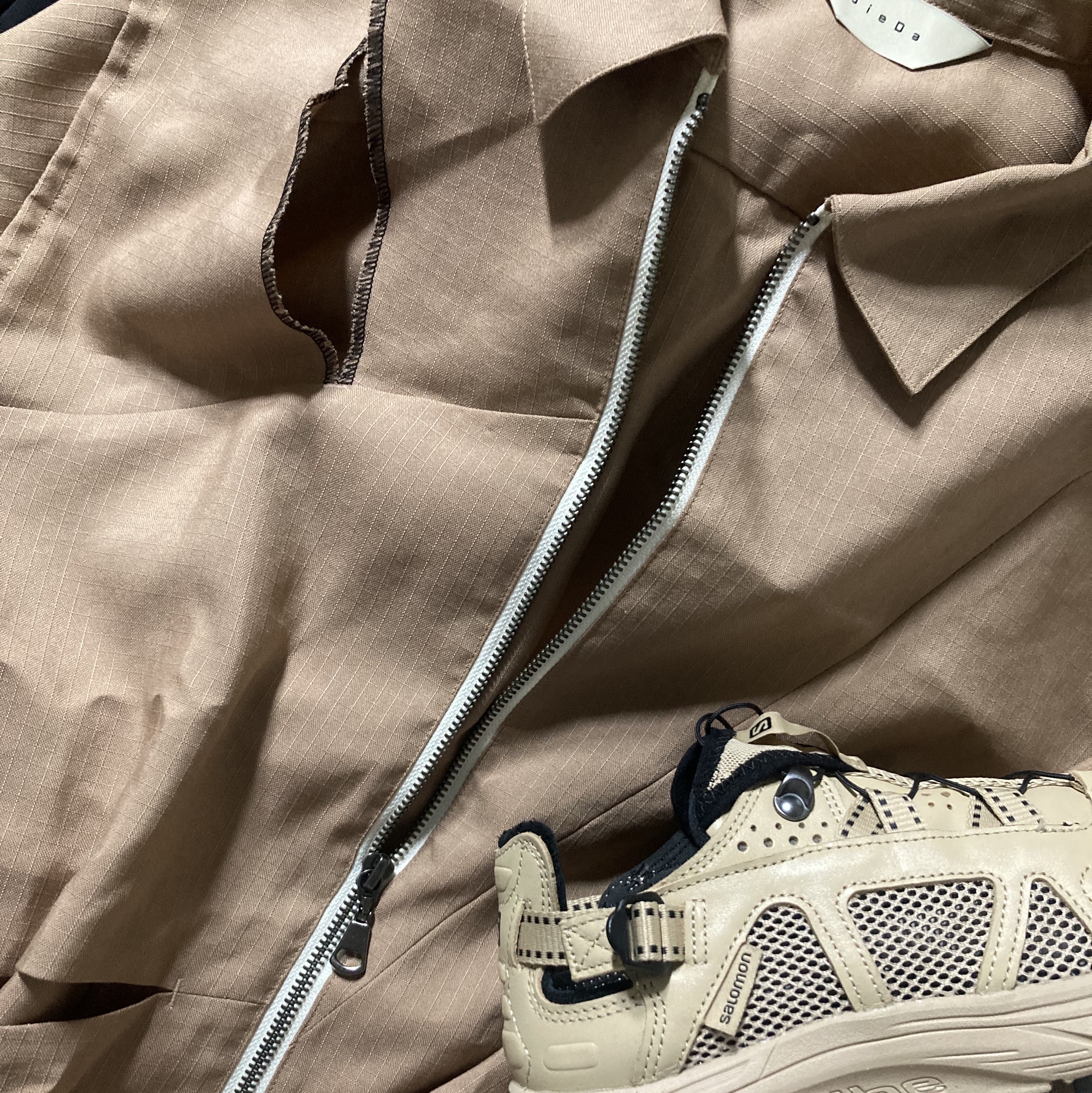 Salomon Techsonic Leather ADV Safari 착용 스타일