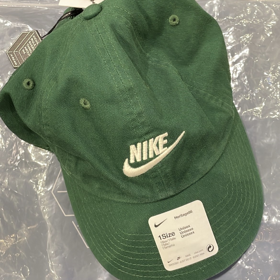 Nike Heritage 86 Futura Washed Cap Gorge Green, Nike x Drake Nocta NRG LU L91 Cap White 착용 스타일 - 1