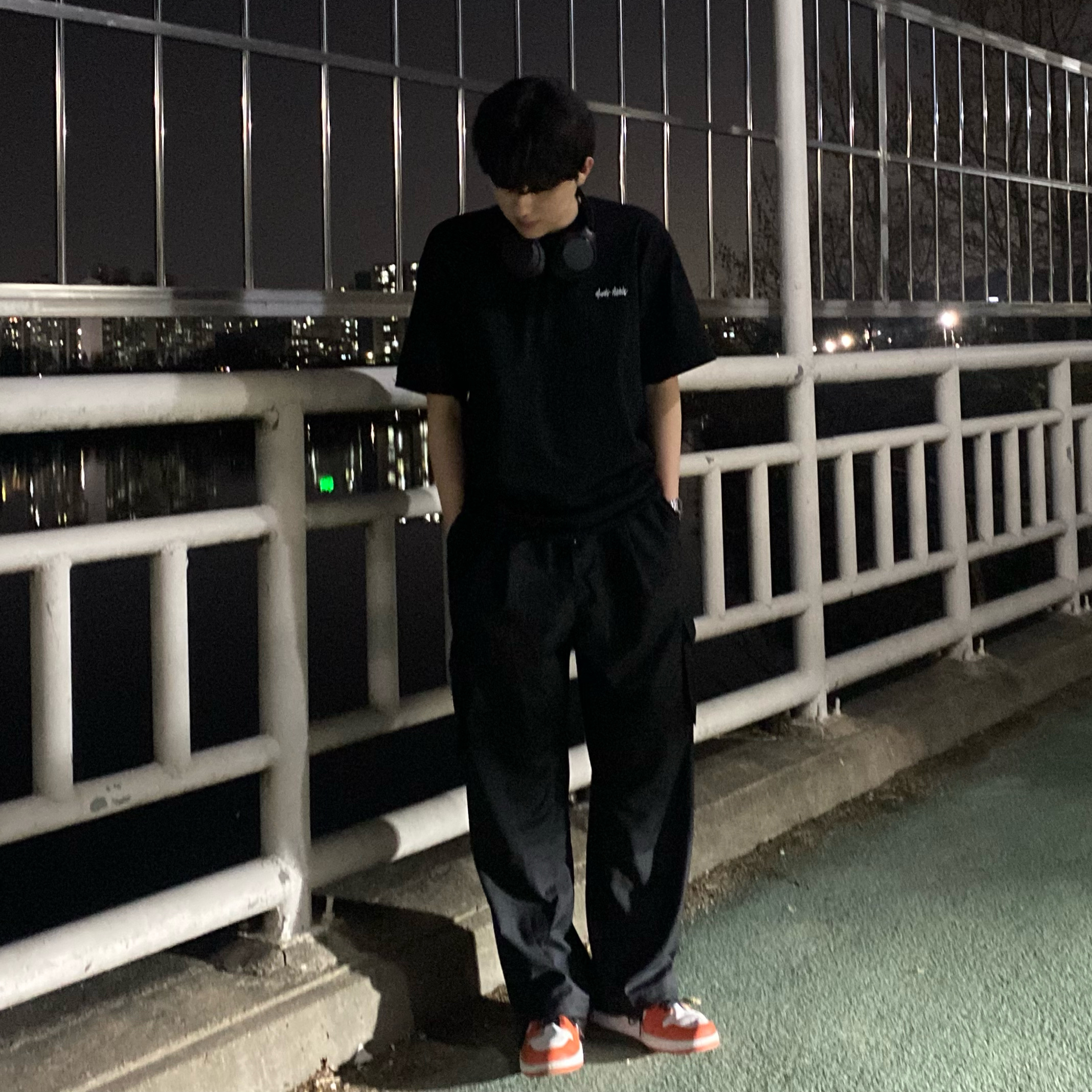 Jordan 1 Low OG Starfish, Sony WH-1000XM4 Black (Korean Ver.) 착용 스타일 - 2