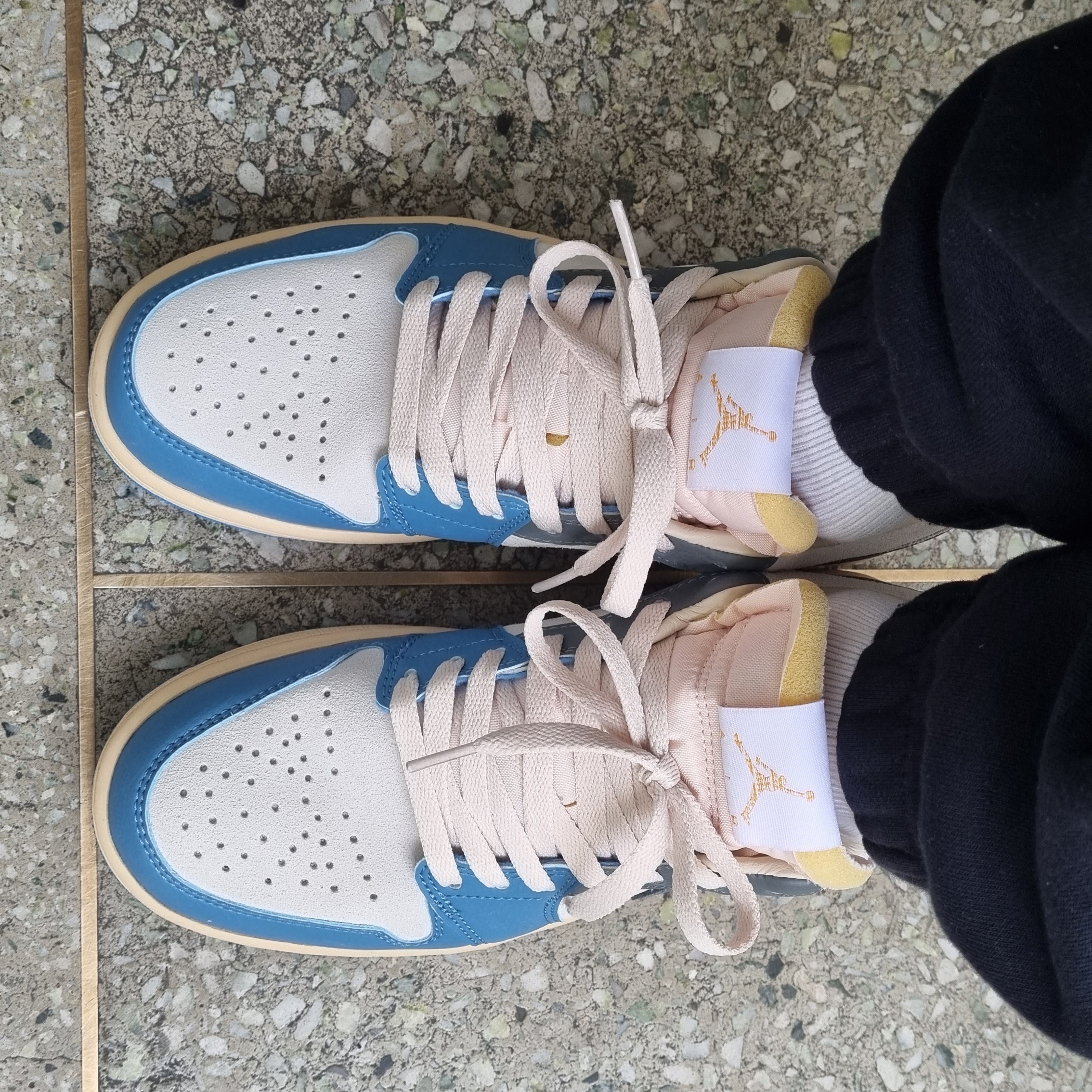 Jordan 1 Low SE Tokyo 96 착용 스타일