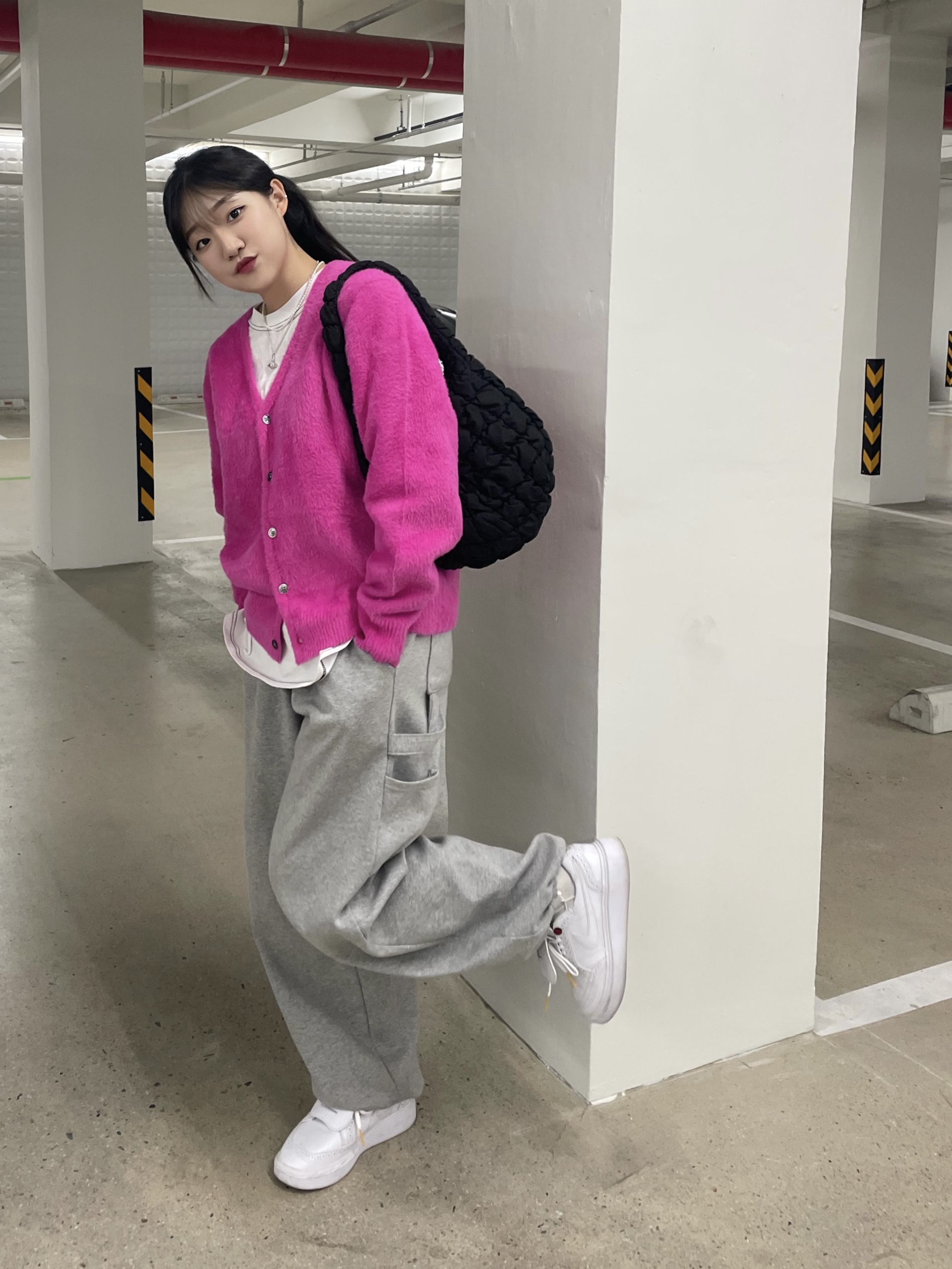 Stussy Shaggy Cardigan Fucshia, Nike x Peaceminusone Kwondo1 White 착용 스타일 - 1
