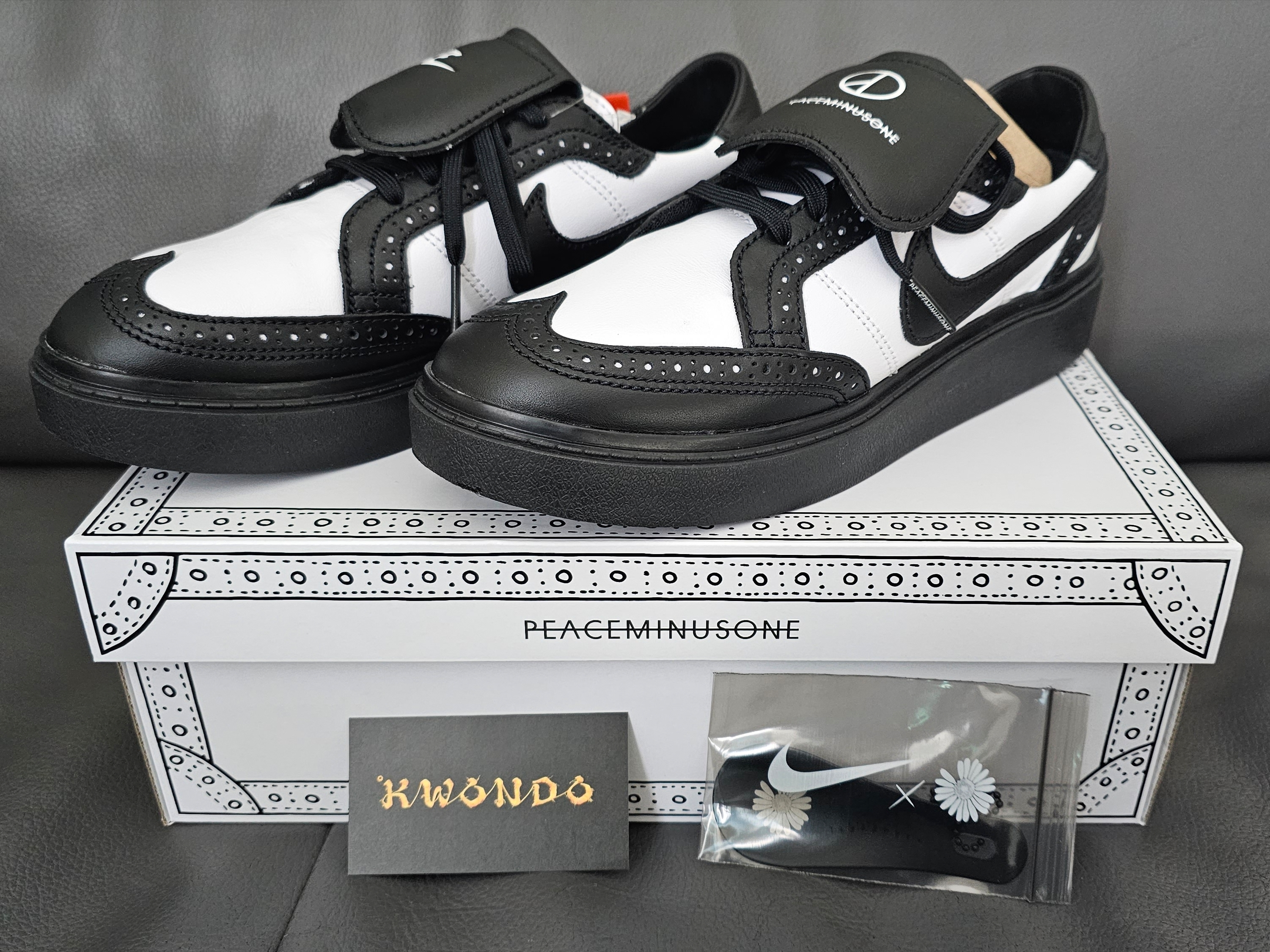 Nike x Peaceminusone Kwondo1 Black and White 착용 스타일 - 1