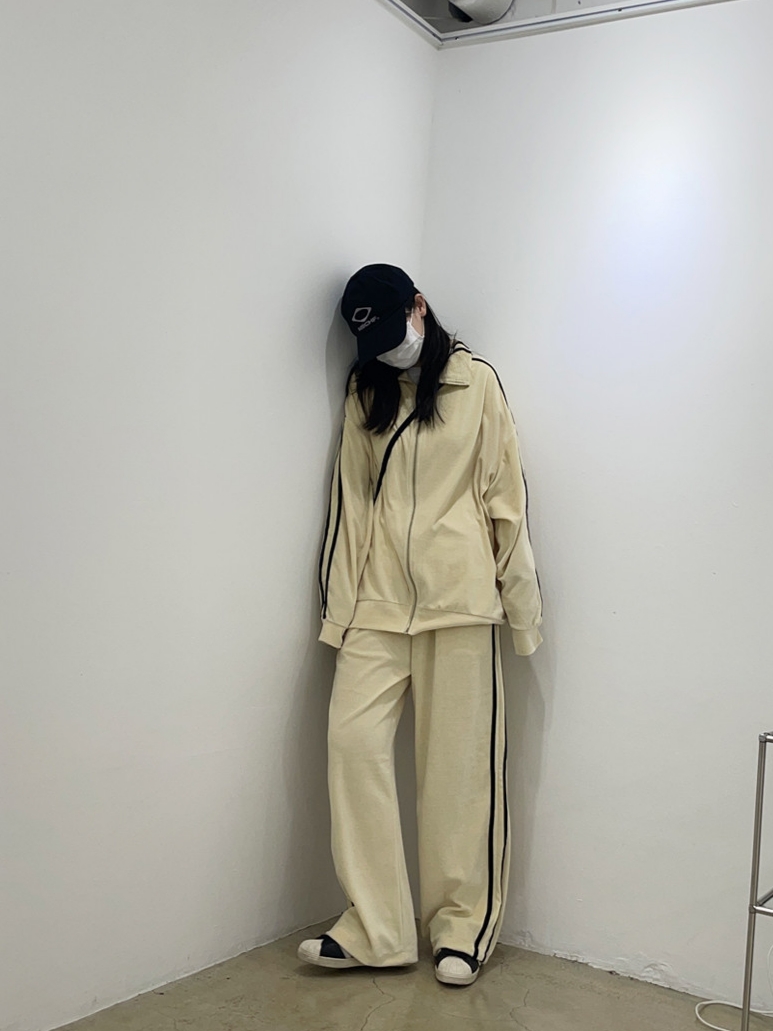 Adidas Superstar 82 FI Core Black 착용 스타일 - 4