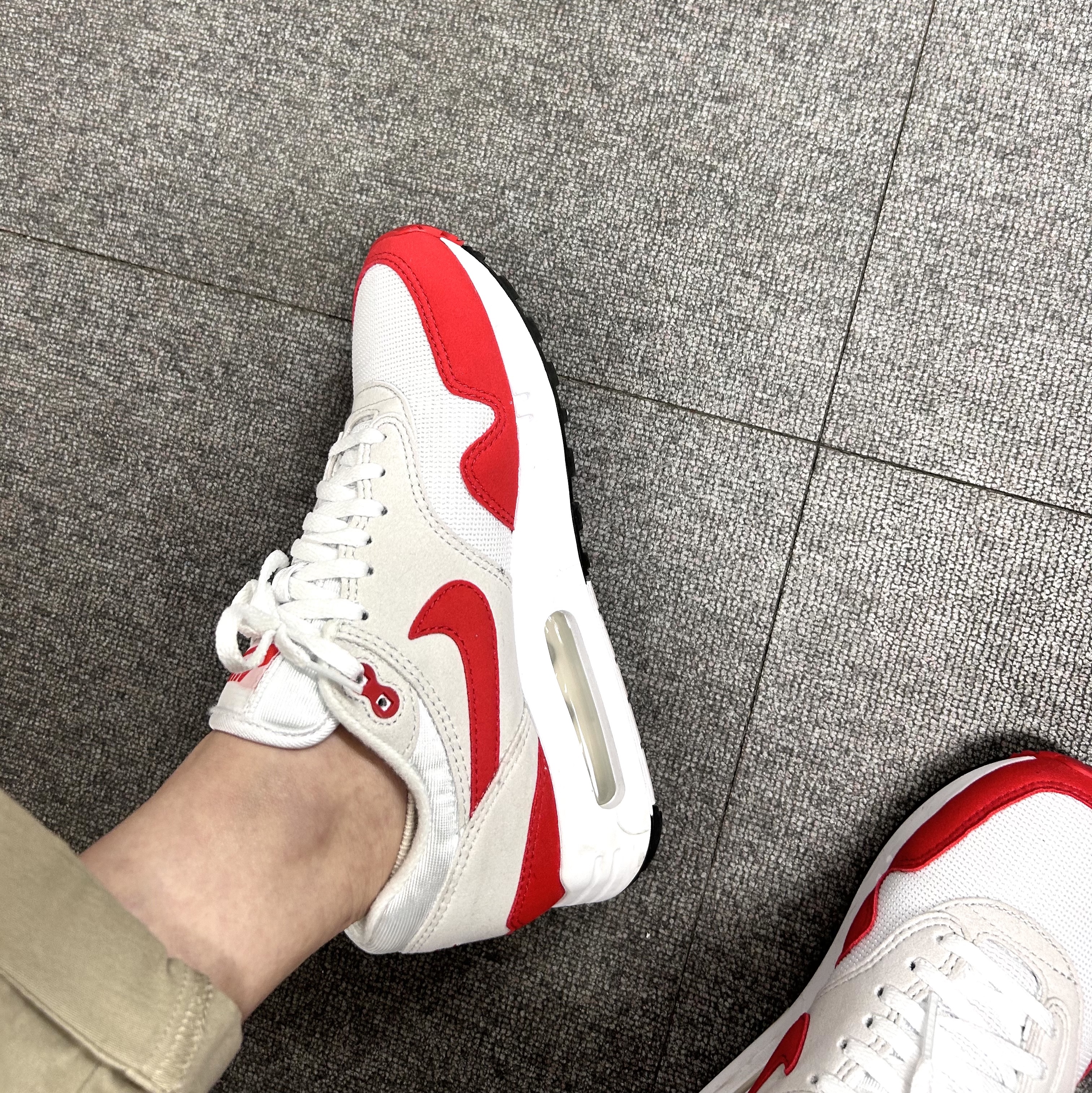 (W) Nike Air Max 1 '86 OG Big Bubble White University Red 착용 스타일 - 2