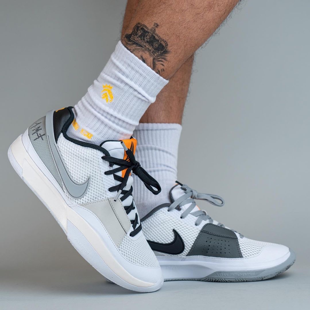 Nike x Sacai Zoom Cortez SP Iron Grey, (GS) Nike Court Borough Low 2 Light Smoke Grey 착용 스타일 - 5