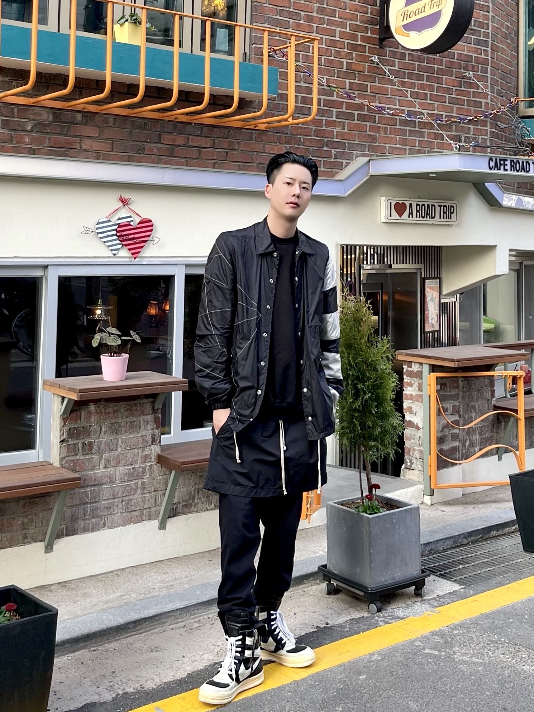 Rick Owens Geobasket Full Grain Calf Leather Strobe Sneakers Black Milk White 착용 스타일