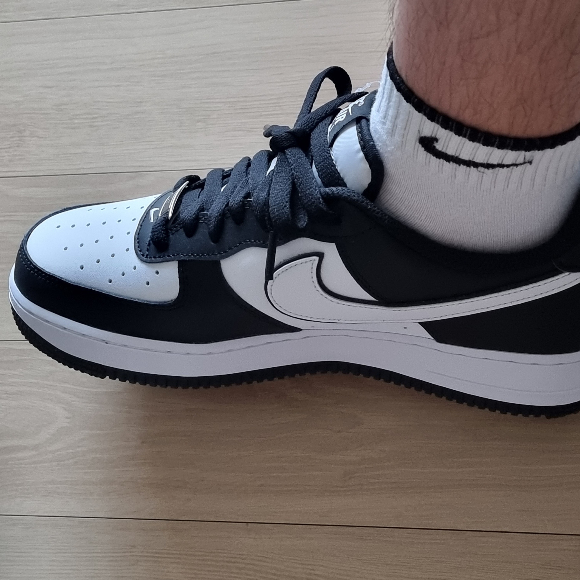Nike Air Force 1 '07 Black White 착용 스타일