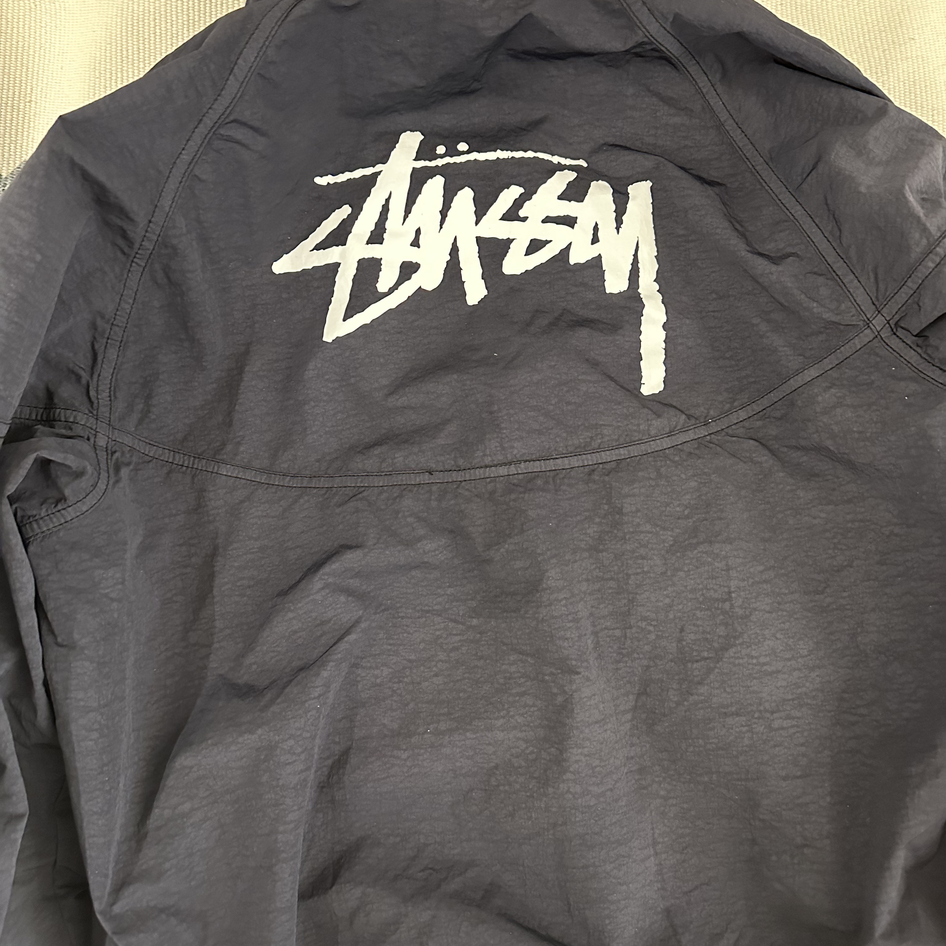 Nike x Stussy Windrunner Jacket Off Noir 착용 스타일