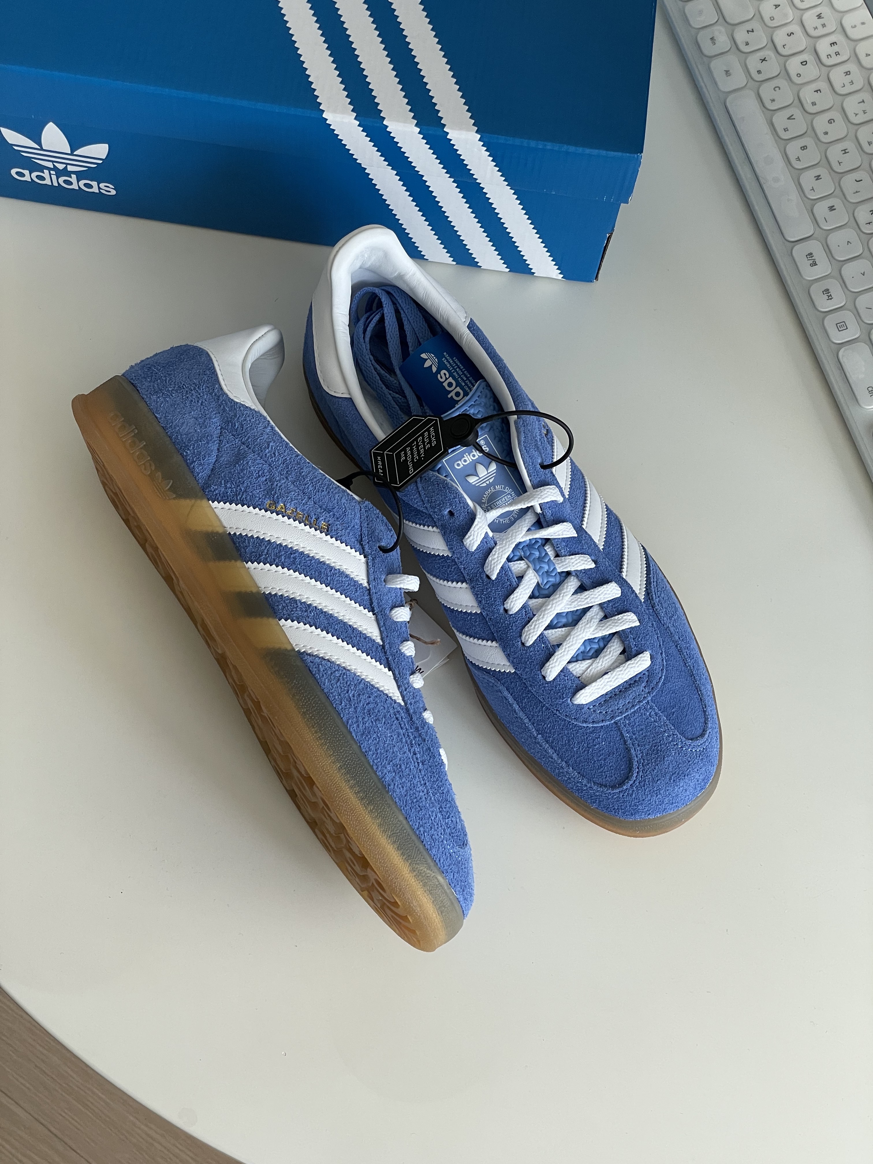 (W) Adidas Gazelle Indoor Blue Fusion Cloud White 착용 스타일 - 1