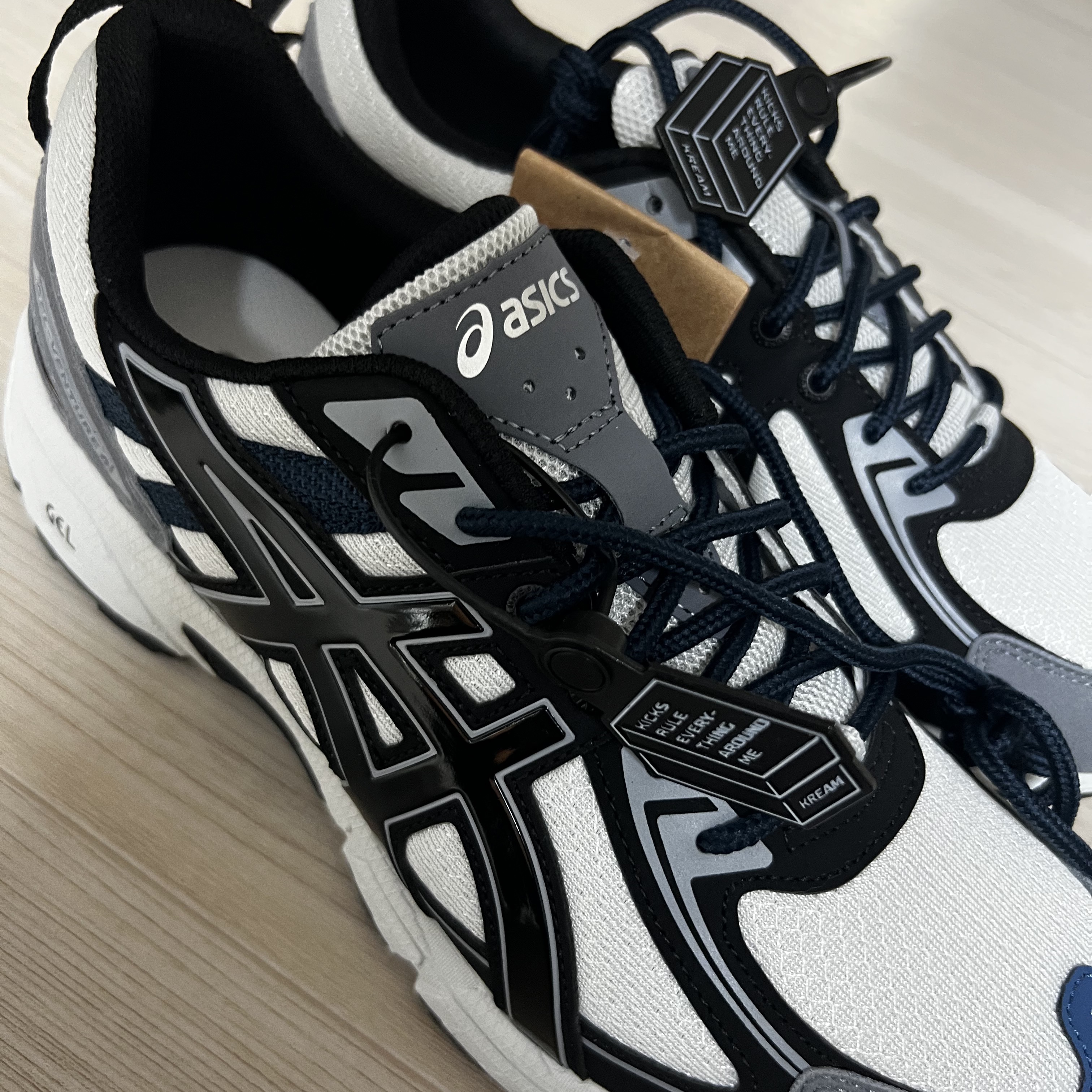 Asics Gel-Venture 6 SPS Glacier Grey 착용 스타일 - 3
