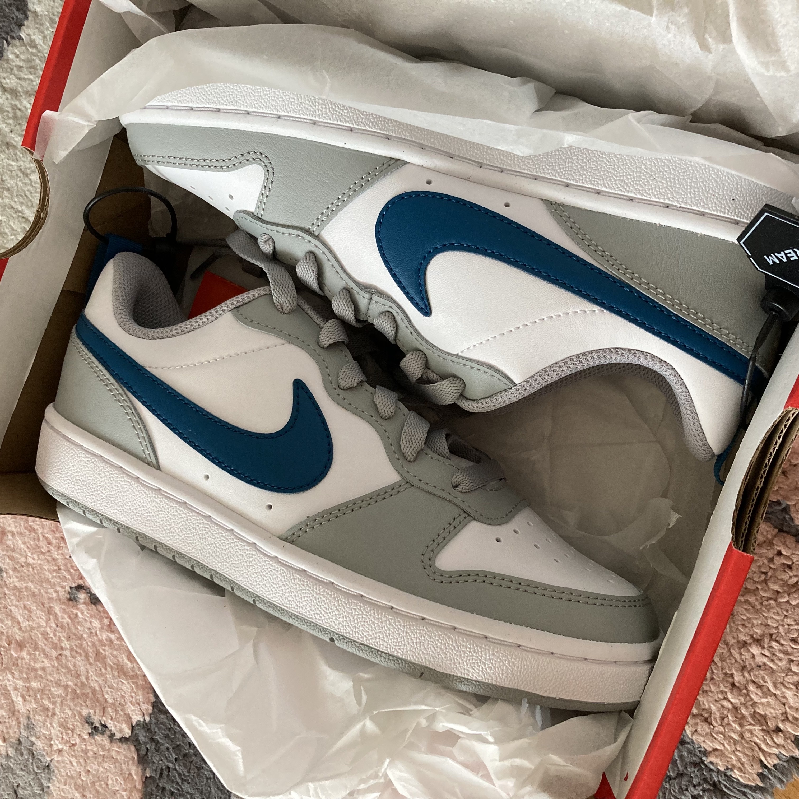 (GS) Nike Court Borough Low 2 Light Smoke Grey 착용 스타일