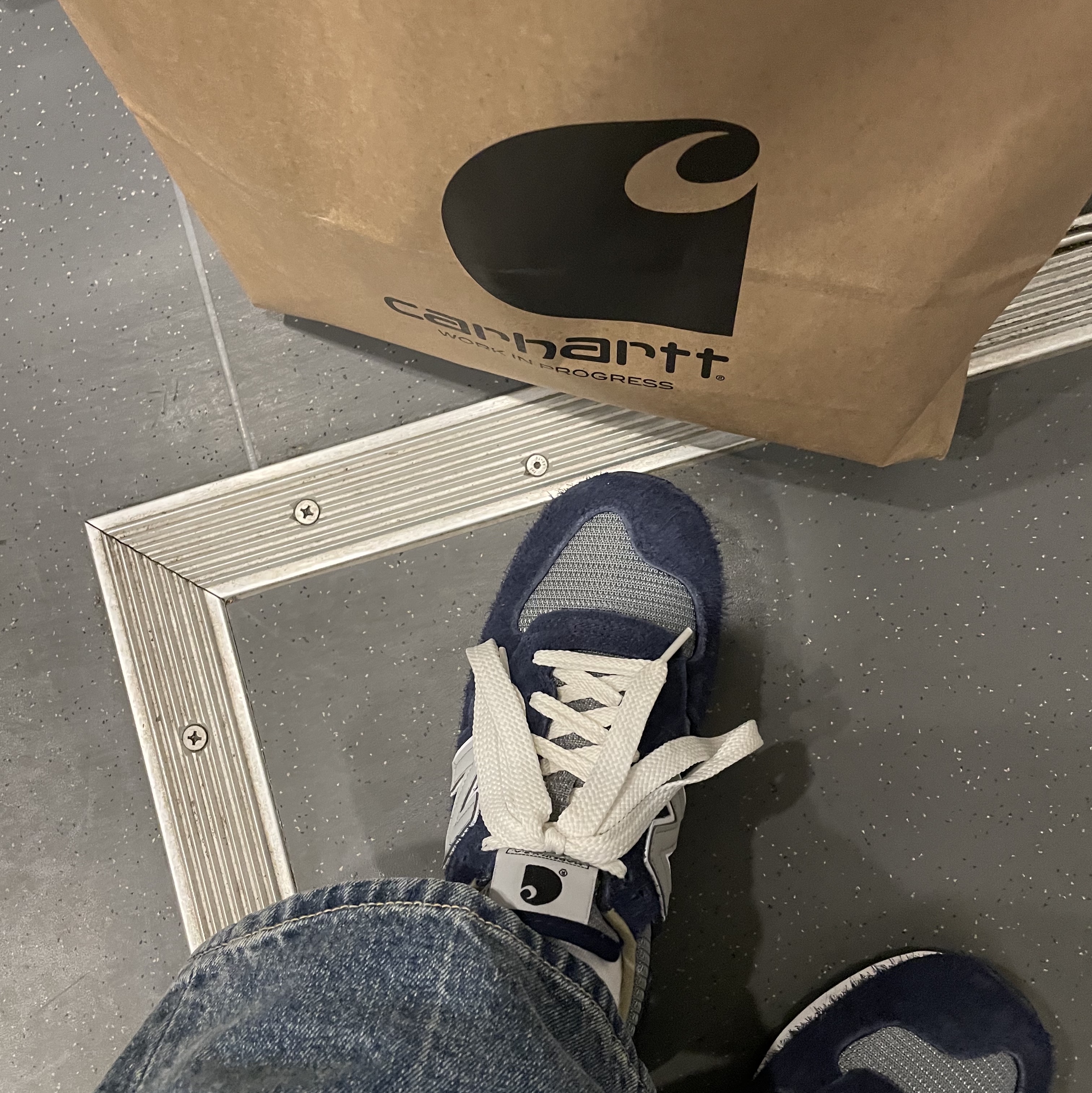 New Balance x Carhartt WIP 990v1 Made in USA Sculpture Center, Aime Leon Dore x New Era Yankees Ballpark Hat Navy 착용 스타일 - 1