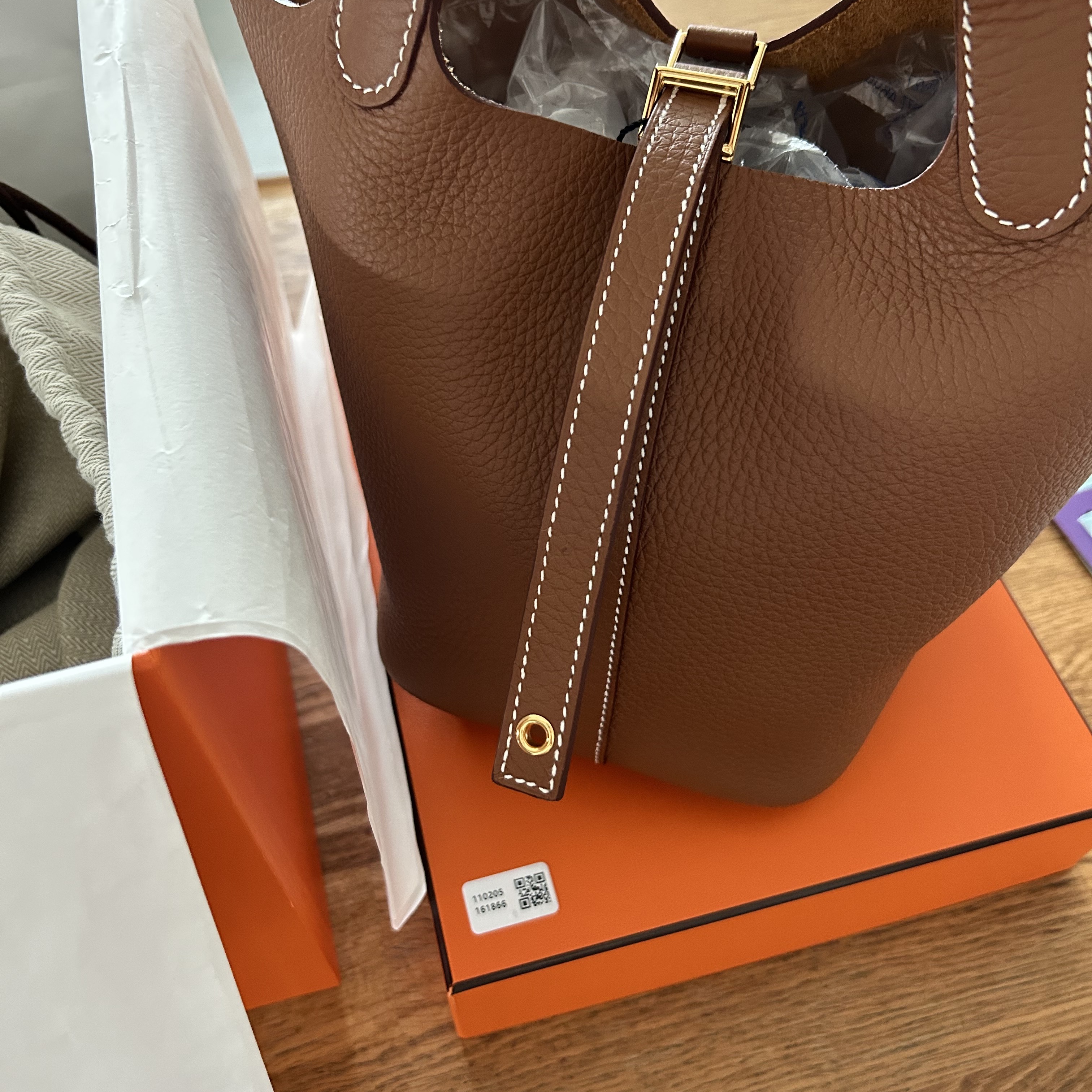 Hermes Picotin Lock 18 Bag Clemence & Gold Gold 착용 스타일 - 1