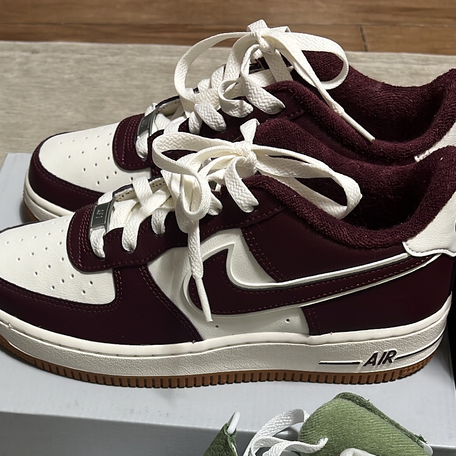 (GS) Nike Air Force 1 LV8 3 Night Maroon 착용 스타일 - 1