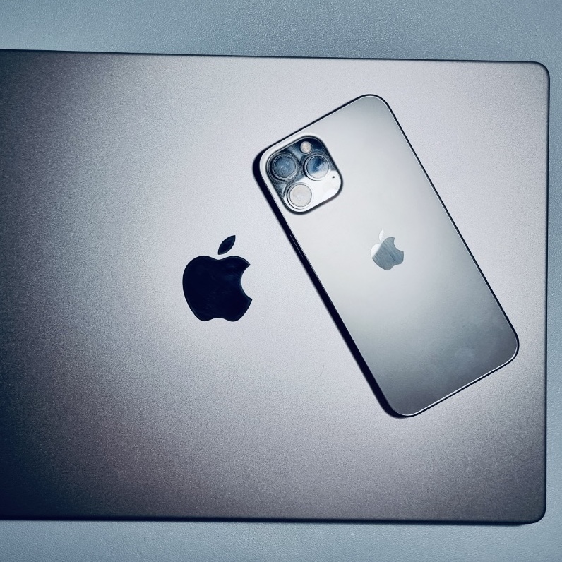 Apple 2021 MacBook Pro 16 M1 Pro 10-Core 1TB SSD / 16GB RAM Space Gray (Korean Ver.) 착용 스타일 - 4