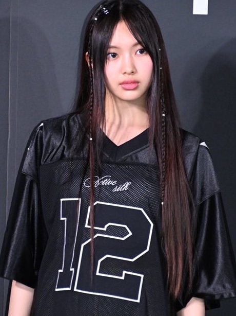 2000Archives Football T-Shirt Black 착용 스타일