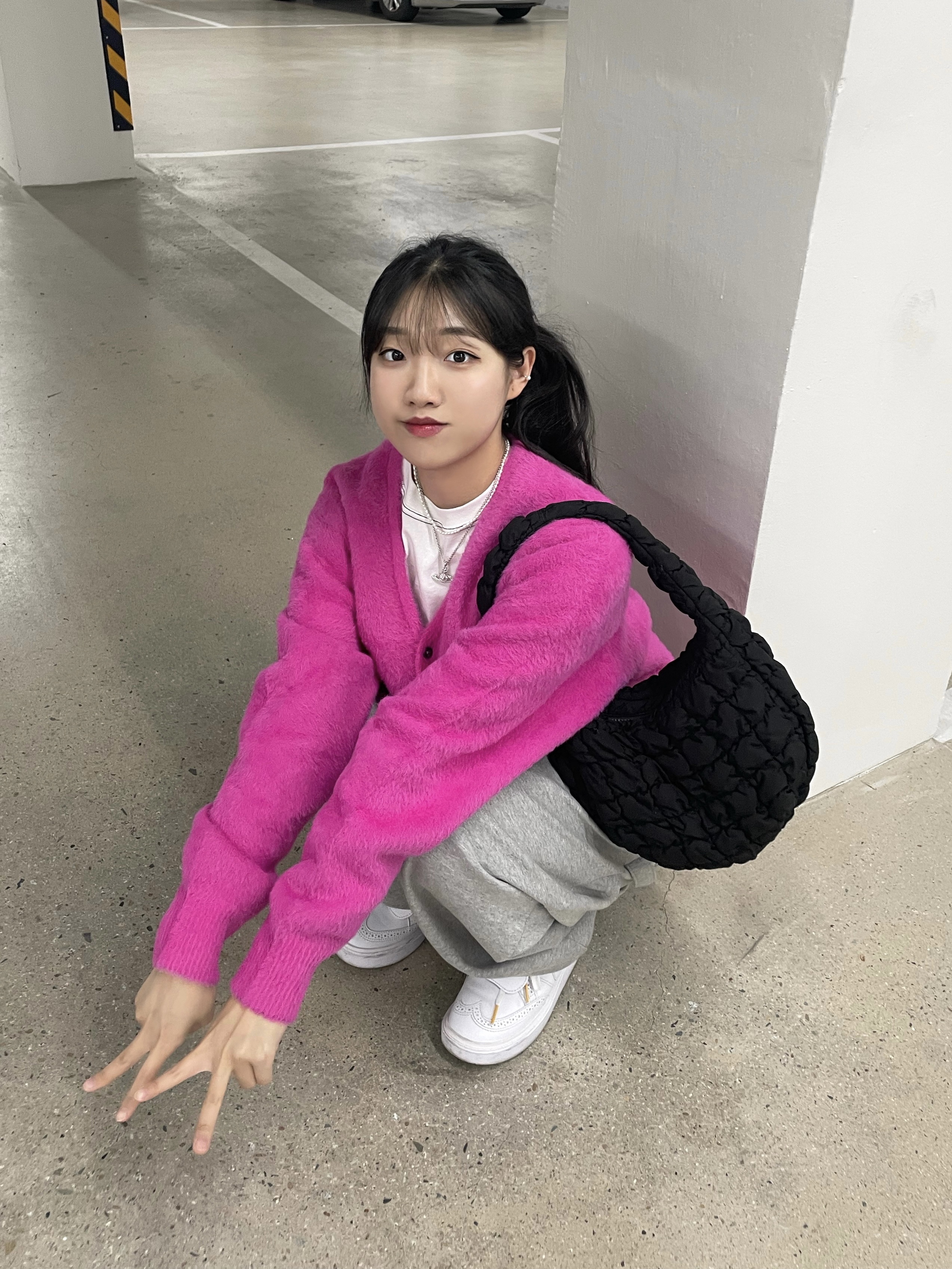 Stussy Shaggy Cardigan Fucshia, Nike x Peaceminusone Kwondo1 White 착용 스타일 - 2