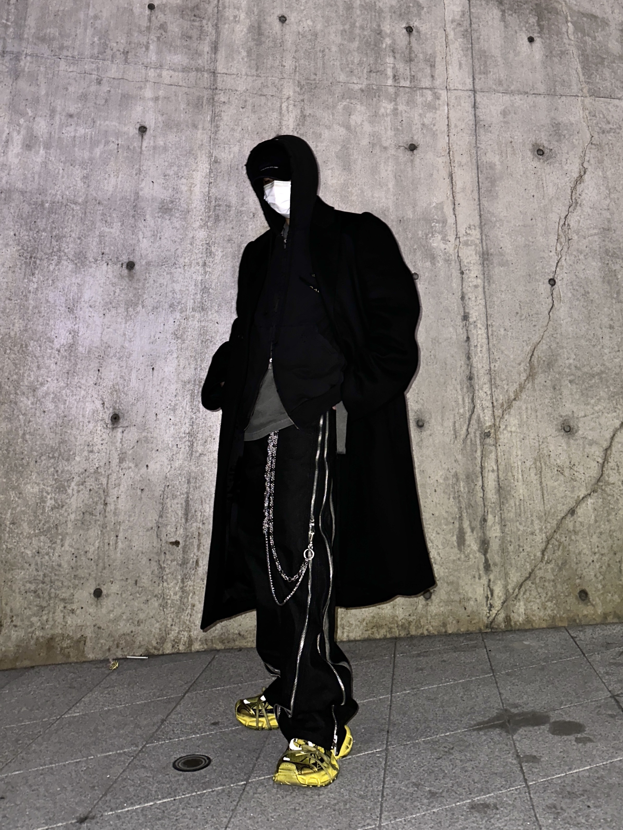 Balenciaga 3XL Sneakers Yellow Black, Project G/R Sprinter Coat Black 착용 스타일 - 1