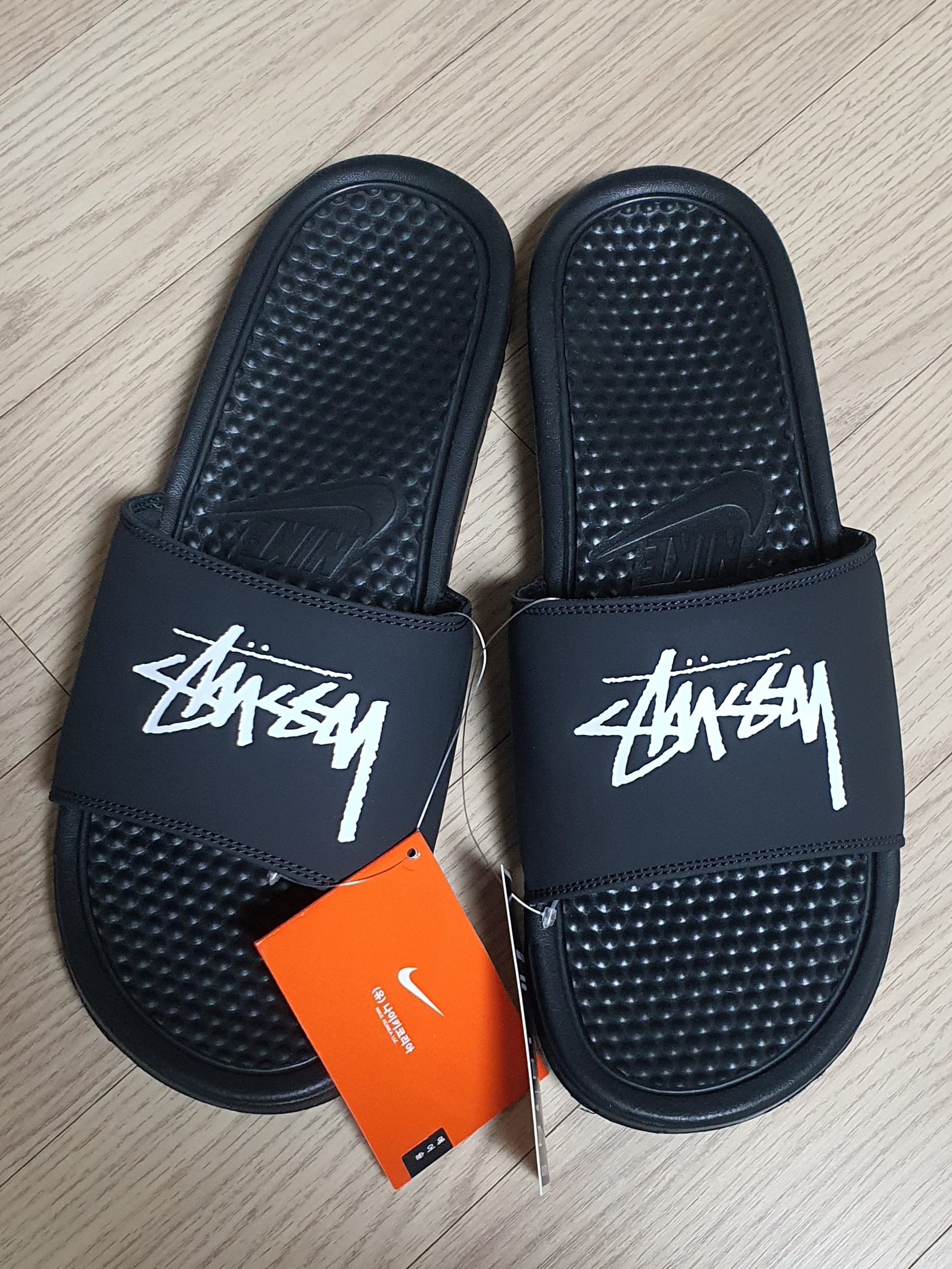 Nike x Stussy Benassi Slide Black 착용 스타일