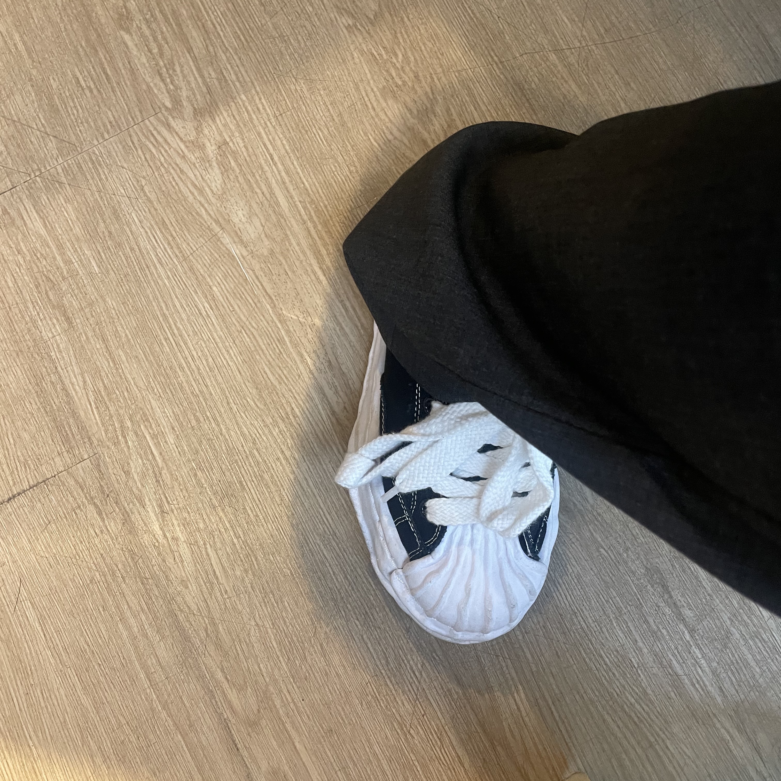 Maison Mihara Yasuhiro x WOW Blakey OG Sole Canvas Low-top Sneakers Nero 착용 스타일 - 1