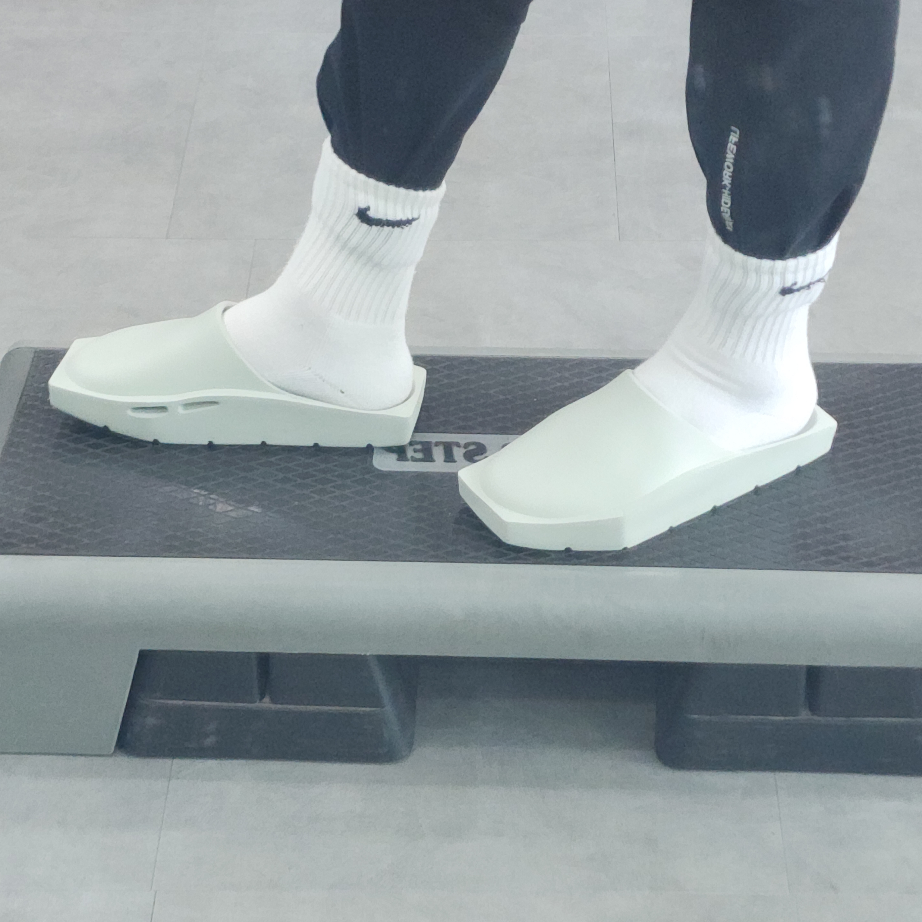 (W) Jordan Hex Mule SP Light Silver 착용 스타일 - 1