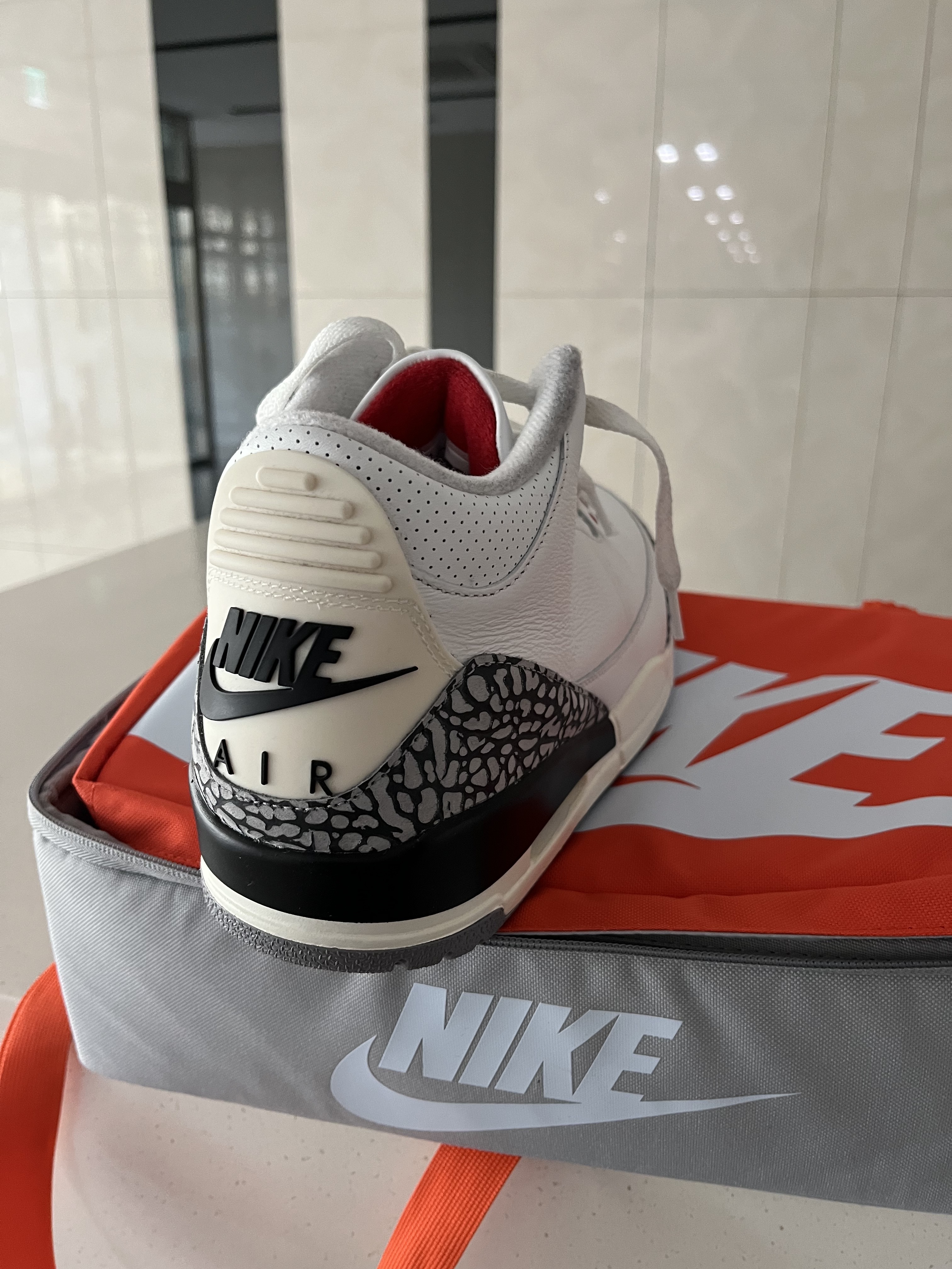 Jordan 3 Retro White Cement Reimagined 착용 스타일 - 1