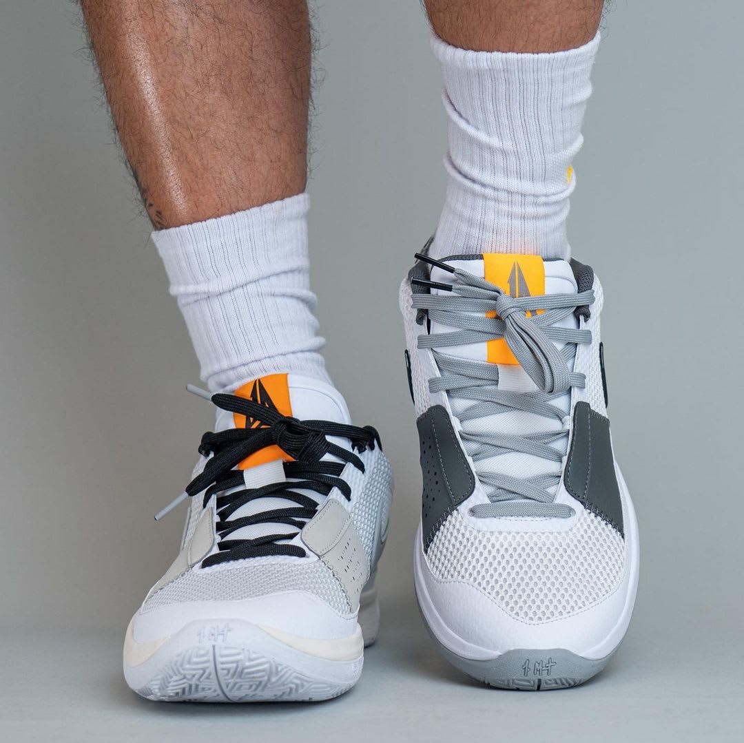 Nike x Sacai Zoom Cortez SP Iron Grey, (GS) Nike Court Borough Low 2 Light Smoke Grey 착용 스타일 - 2