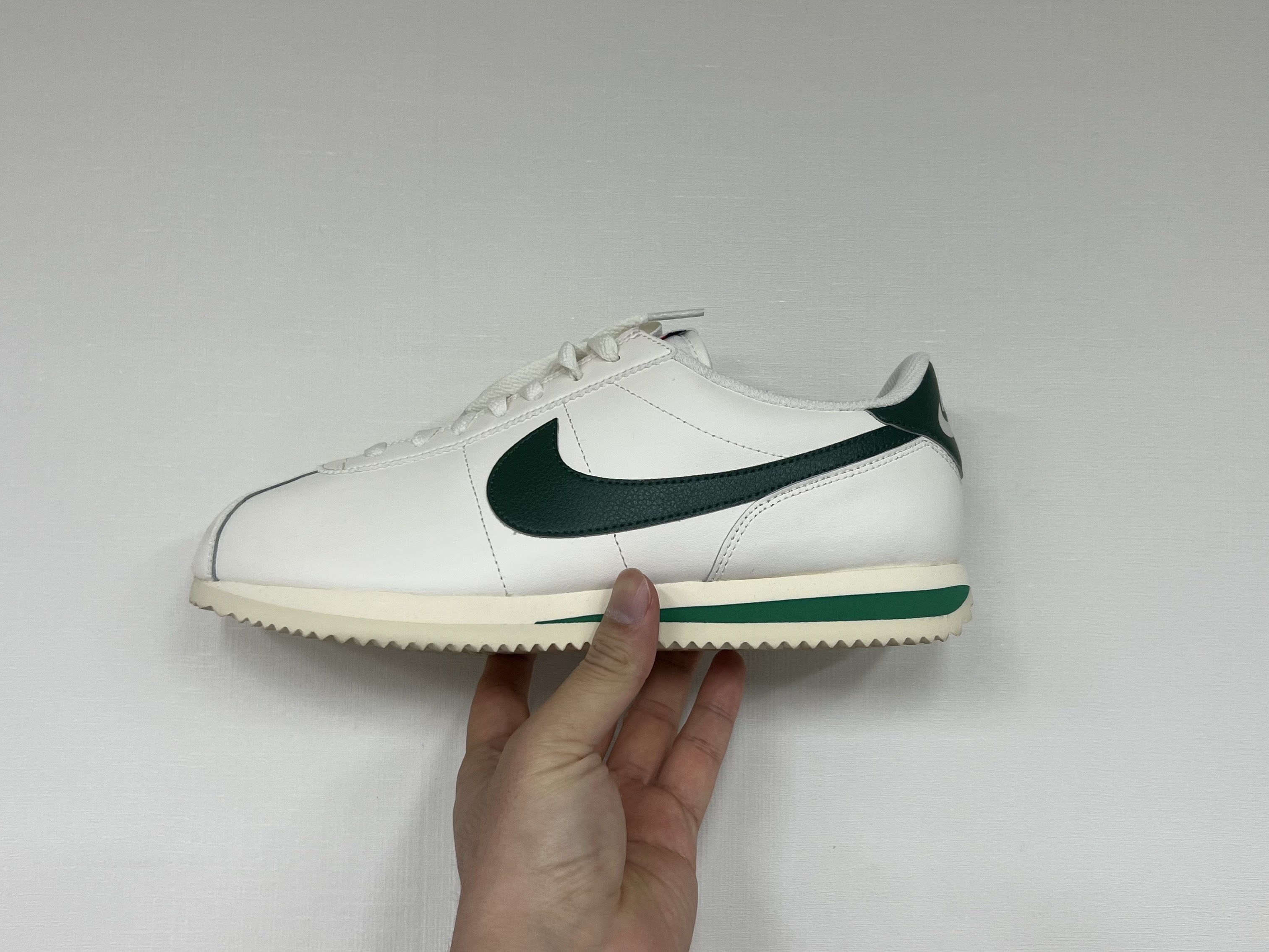 (W) Nike Cortez Gorge Green and Malachite 착용 스타일