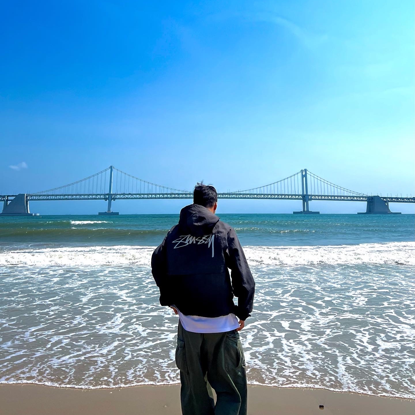 Stussy Wave Dye Beach Shell Jacket Black 착용 스타일