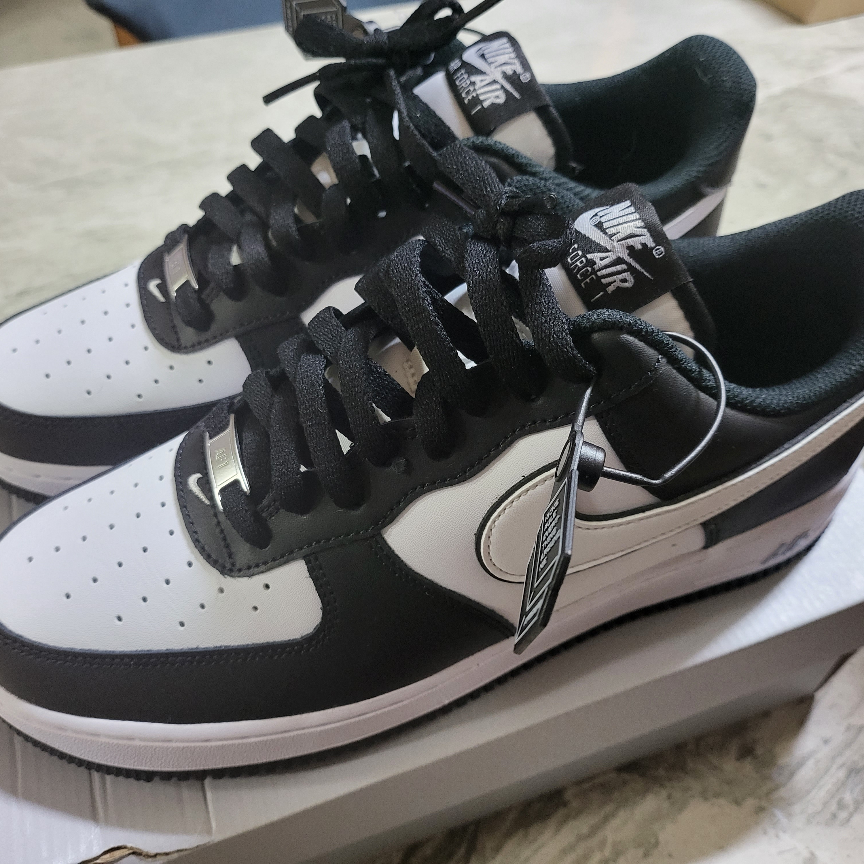 Nike Air Force 1 '07 Black White 착용 스타일