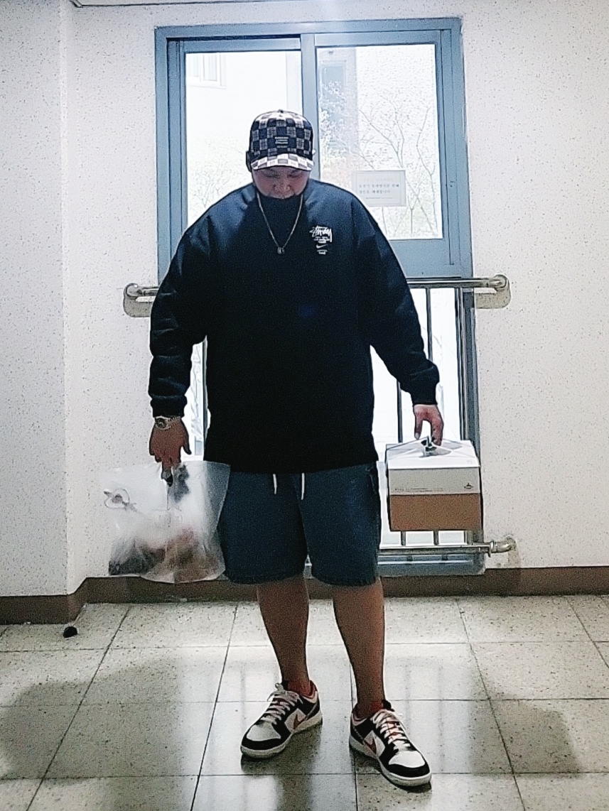Nike x Stussy NRG ZR Fleece Crewneck Black - US/EU, Nike Dunk Low Retro PRM Halloween 착용 스타일