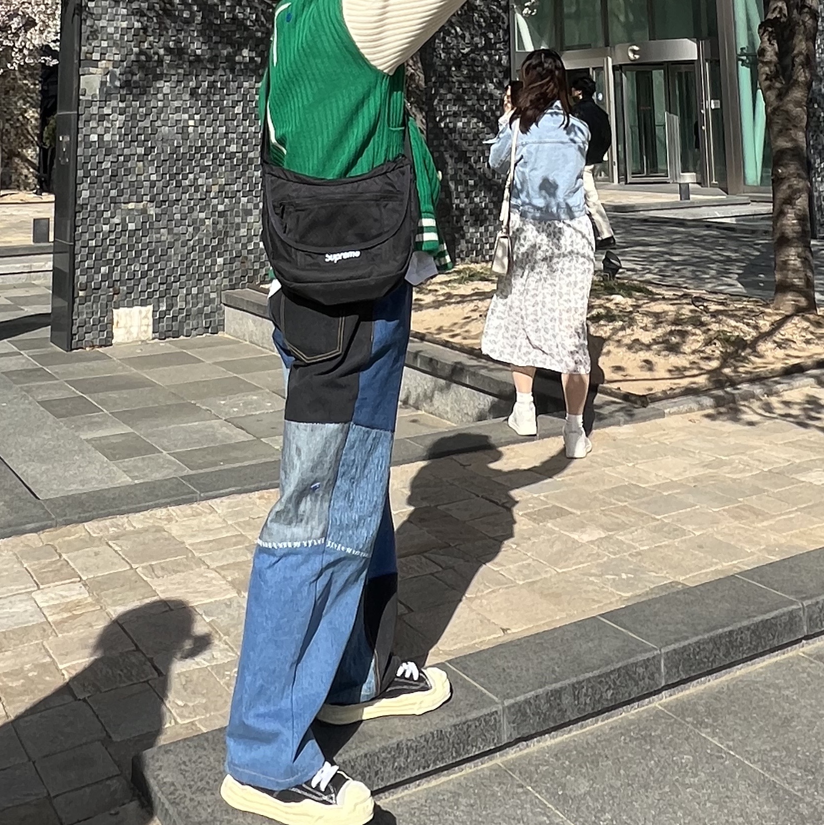 Ader Error Tomb Cardigan Green, Supreme Small Messenger Bag Black - 22SS 착용 스타일