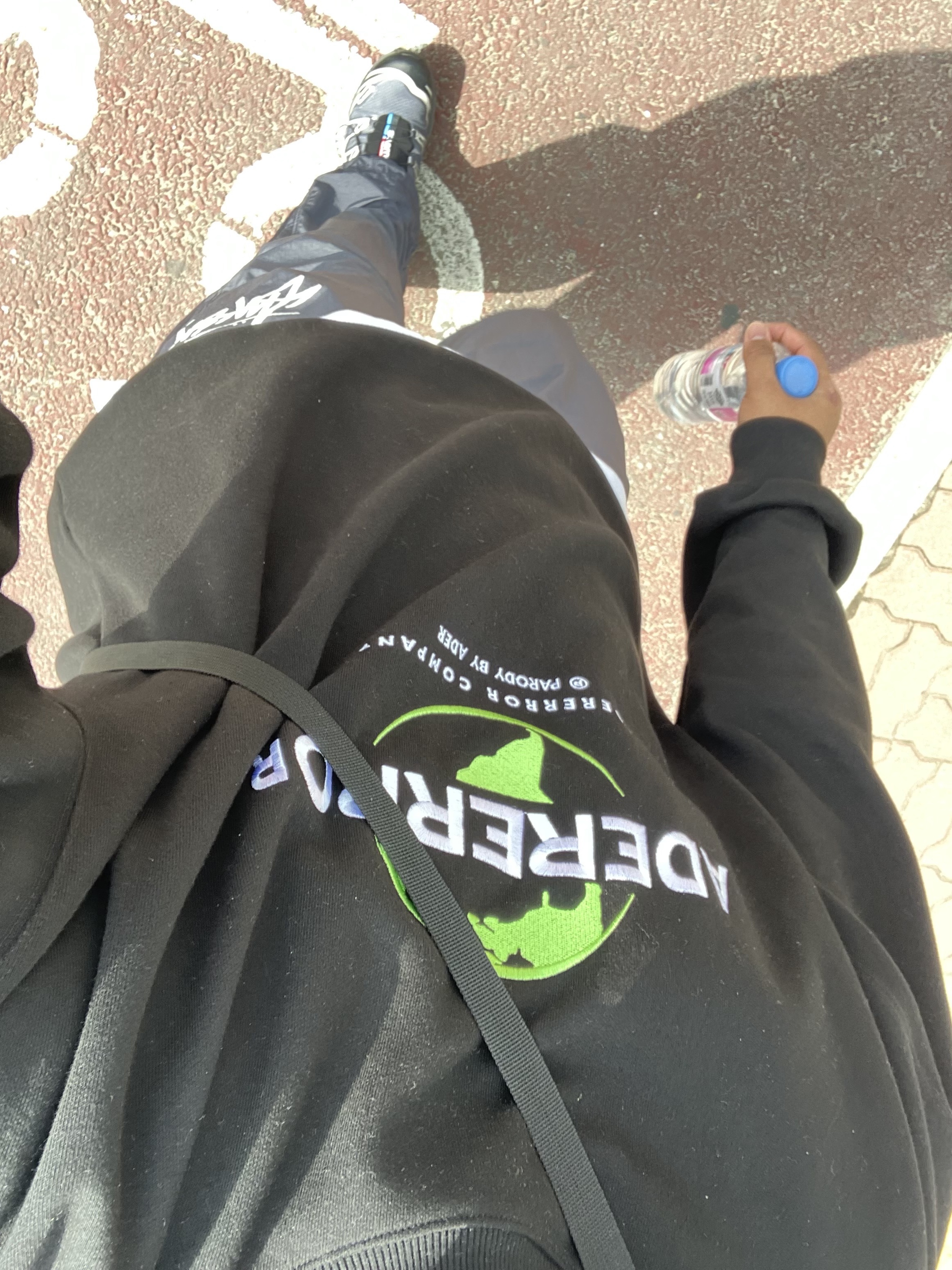 Nike x Stussy Beach Pants Off Noir, Salomon XT-6 Gore-Tex Black Ebony 착용 스타일