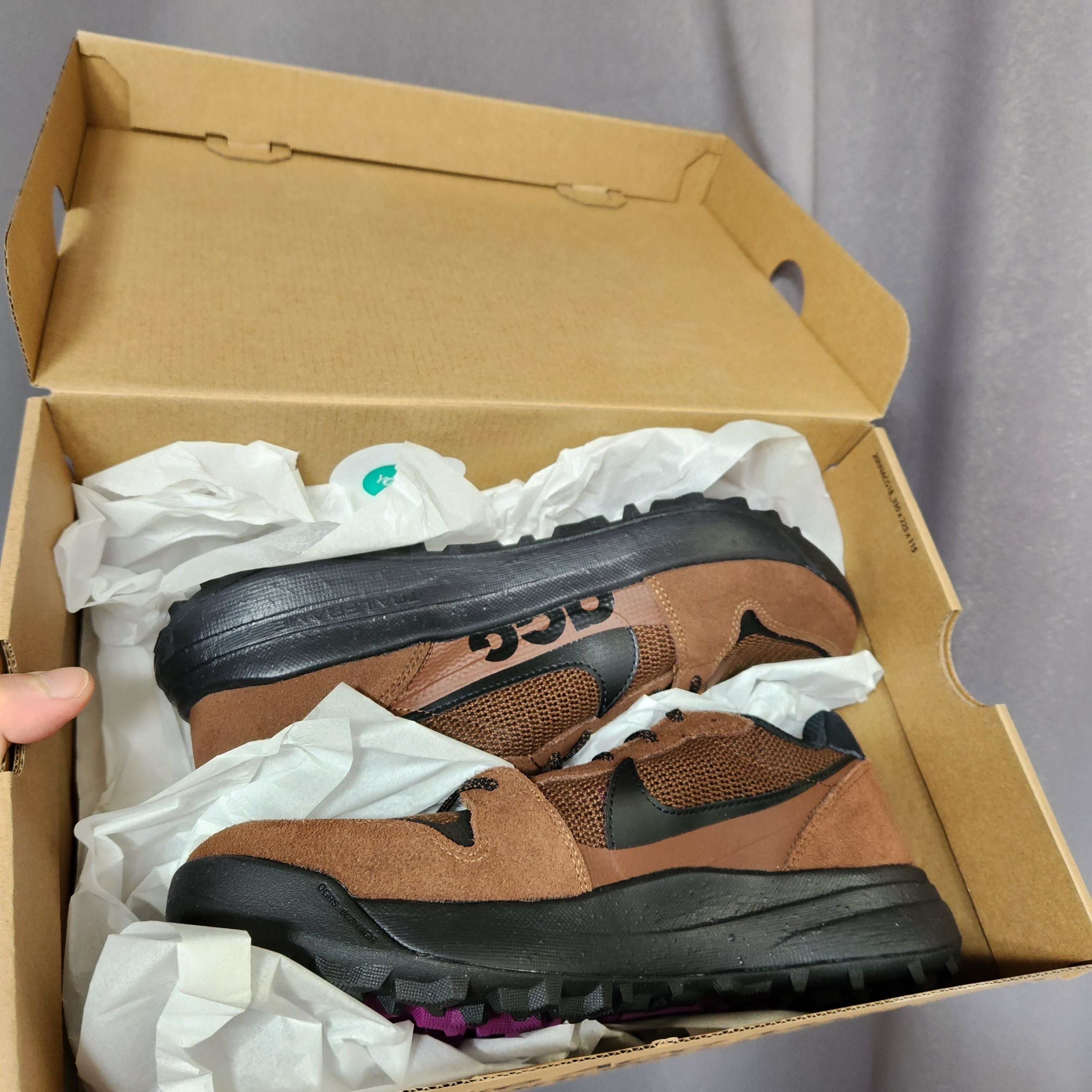 Nike ACG Lowcate Cacao Wow 착용 스타일 - 2