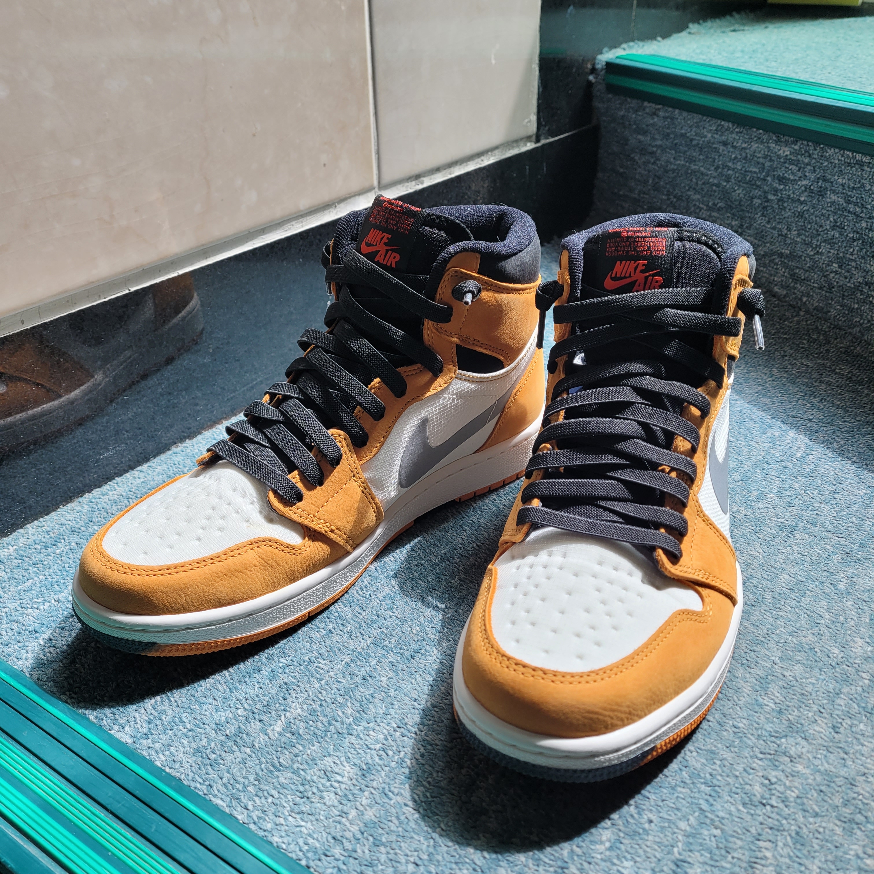 Jordan 1 Element Gore-Tex Light Curry 착용 스타일