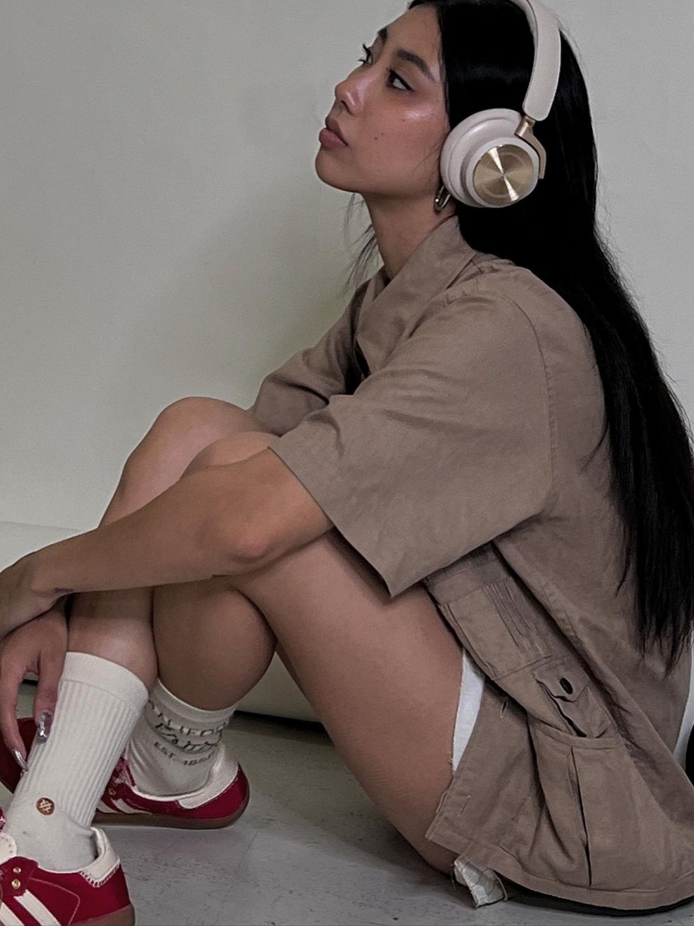[12% 쿠폰] Bang & Olufsen Beoplay HX Gold Tone 착용 스타일 - 2
