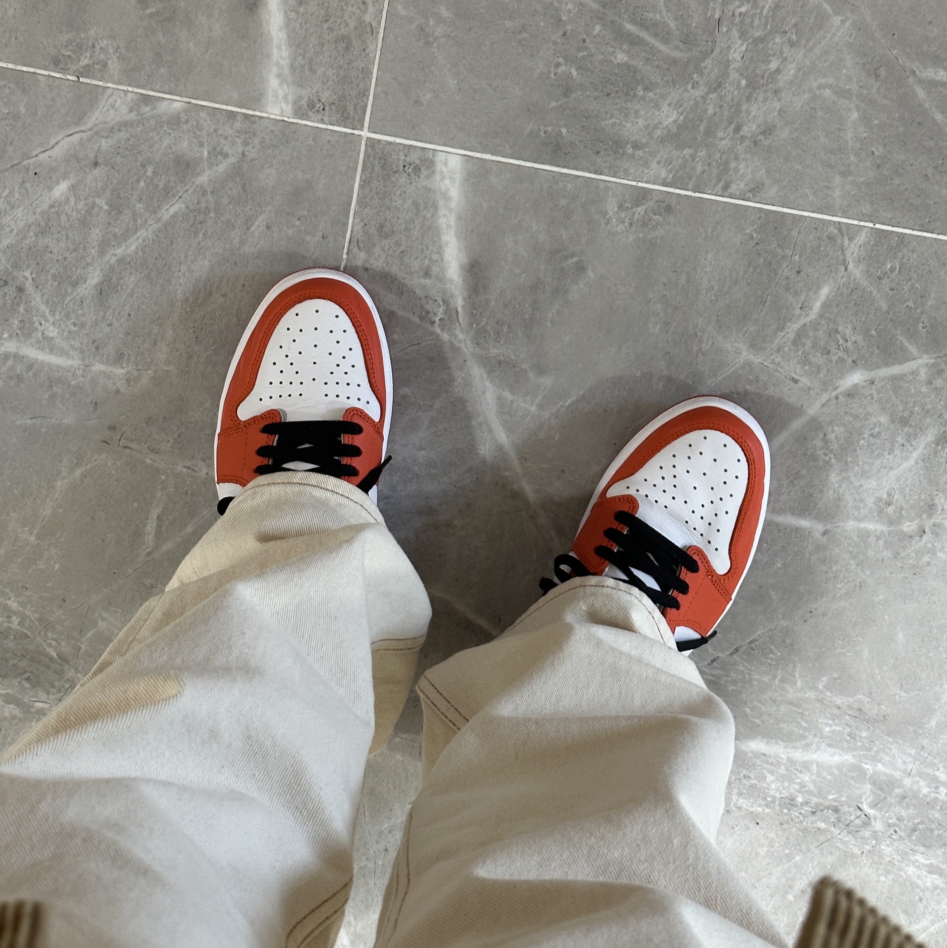 Jordan 1 Low OG Starfish 착용 스타일 - 2