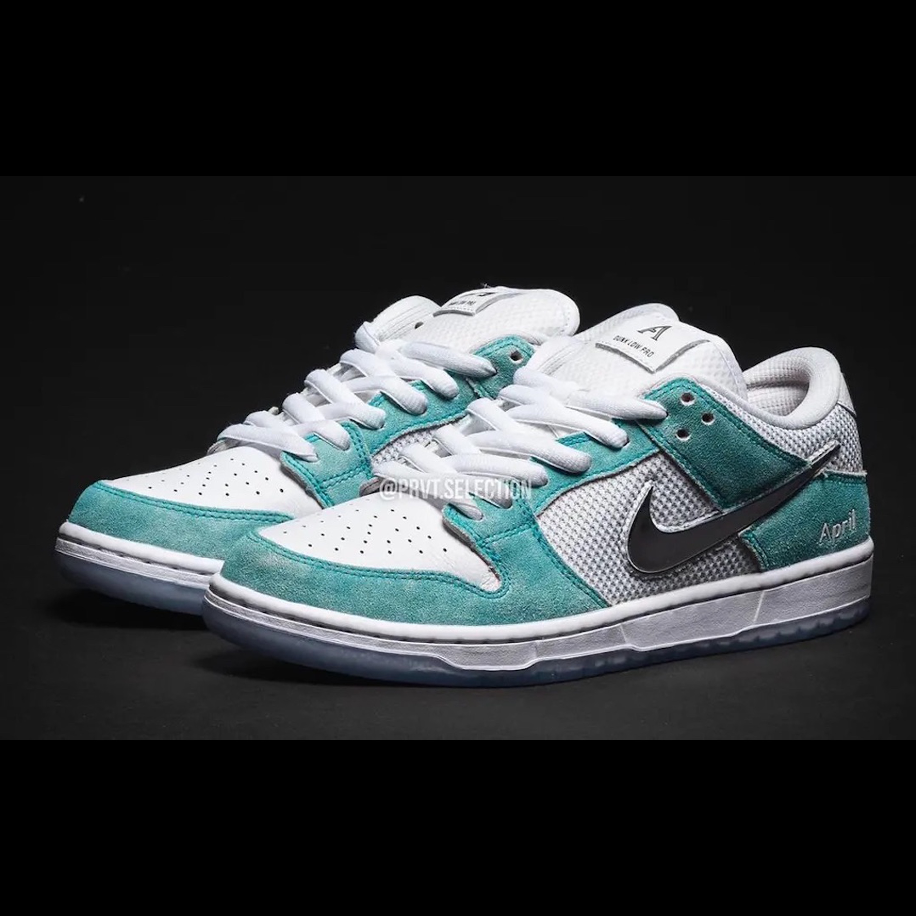 Jordan 1 Retro High OG Hyper Royal, Nike Dunk Low Retro Grey Fog 착용 스타일 - 2