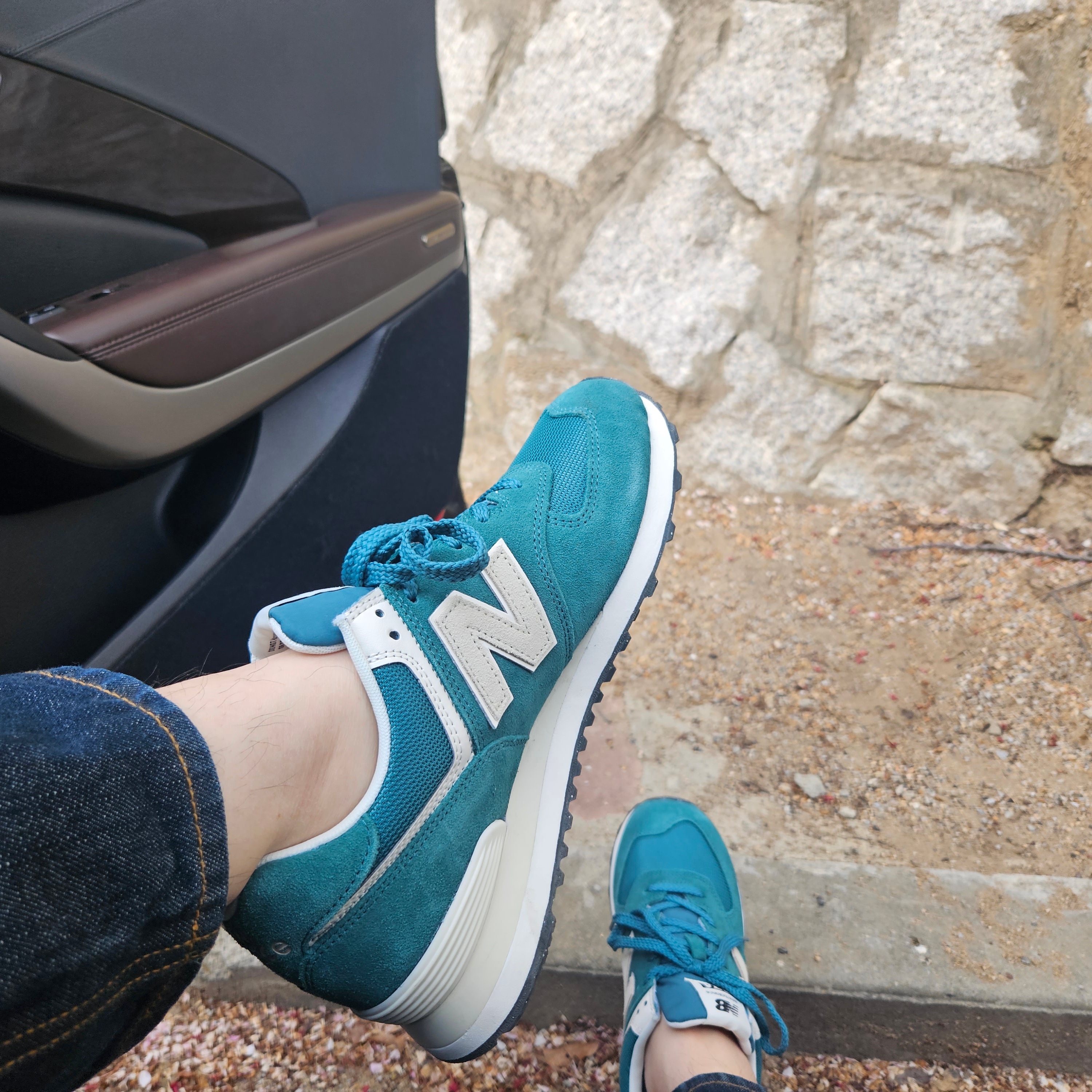 New Balance 574 Classics Reimagined Green 착용 스타일 - 2