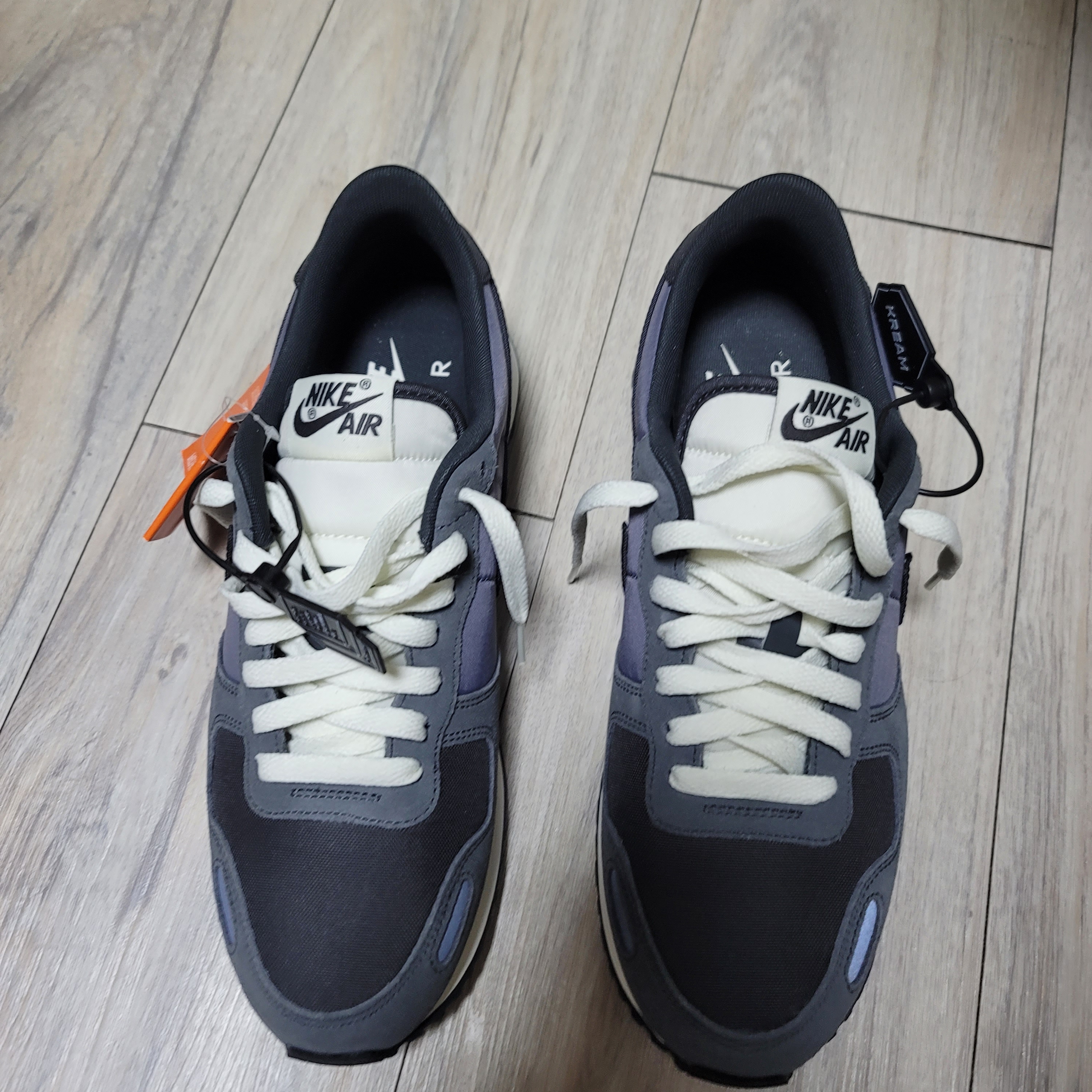 Nike Air Vortex Light Carbon 착용 스타일 - 2