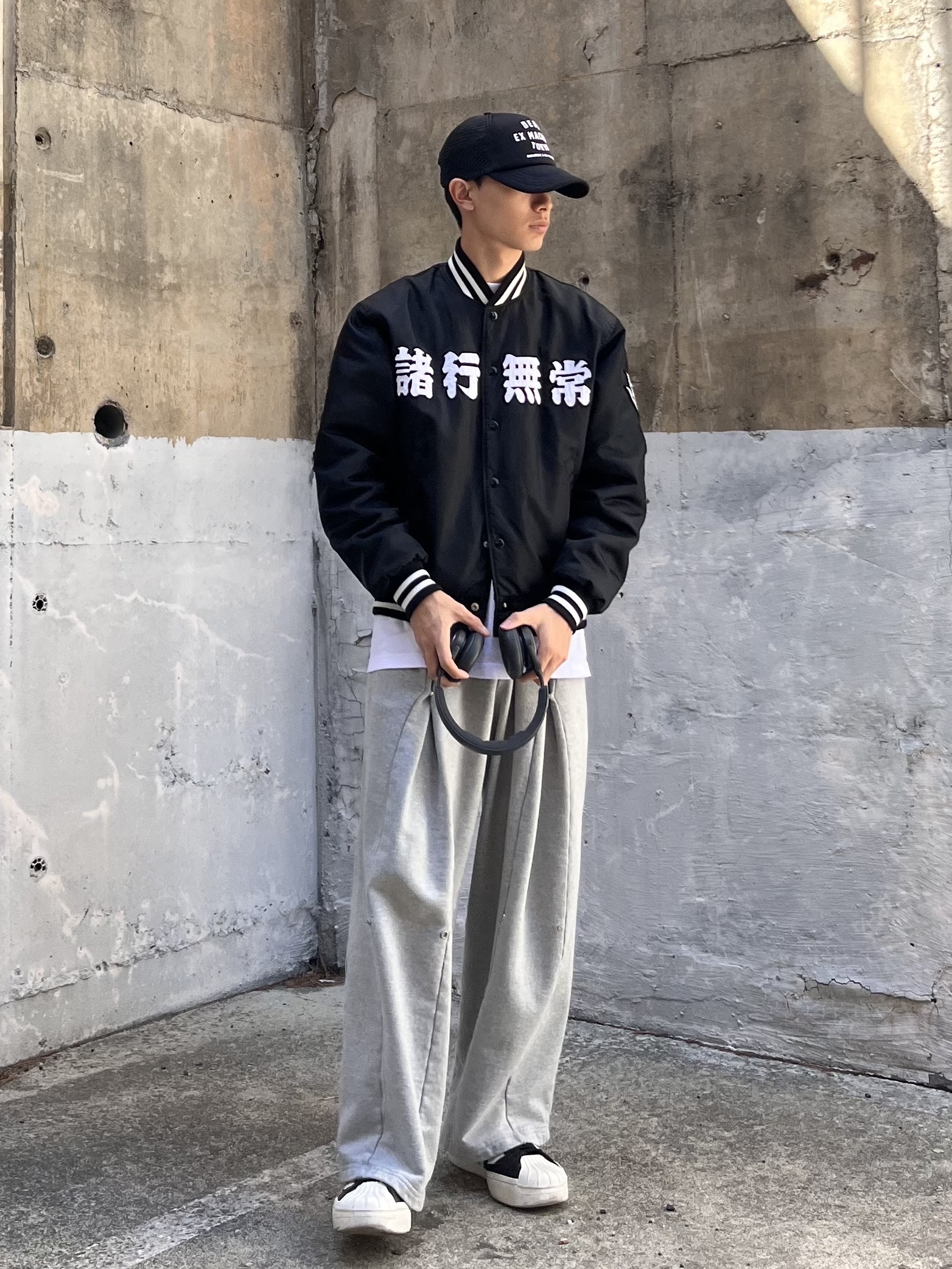 Y-3 Yohji Star Black White, Bang & Olufsen Beoplay HX Black Anthracite 착용 스타일 - 2