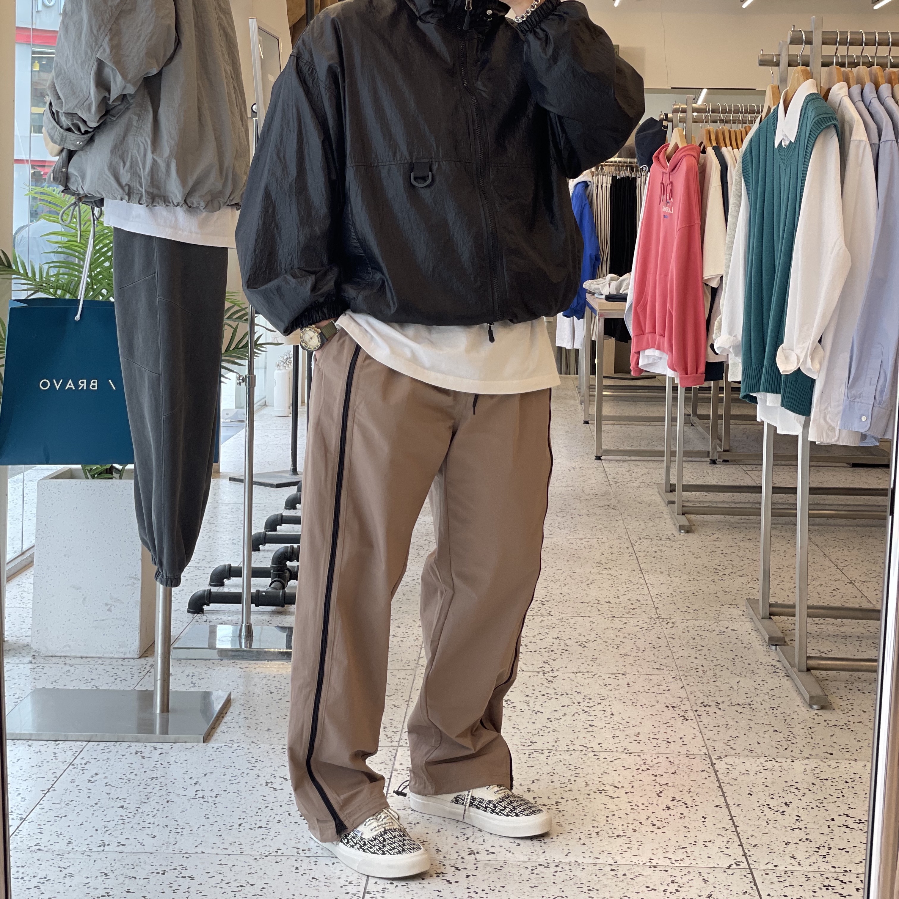 Vans Vault x Fear of God OG Era 95 DX White Black 착용 스타일 - 3